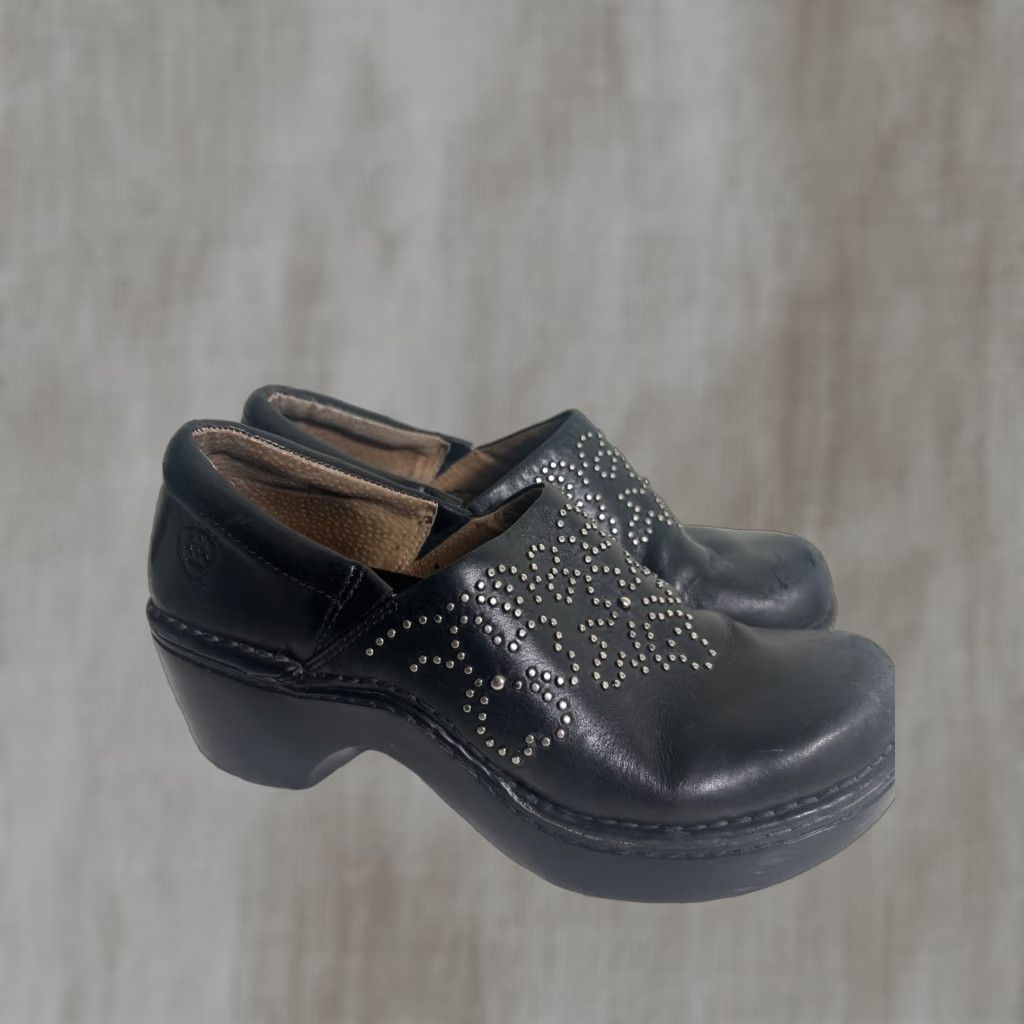 Ariat Ariat Strathmore Clog Women 7.5 Black Leather Western Slip On Mules Studded Wedge Heel Rubber Outsole Casual Workwear Size ONE SIZE - 1 Thumbnail