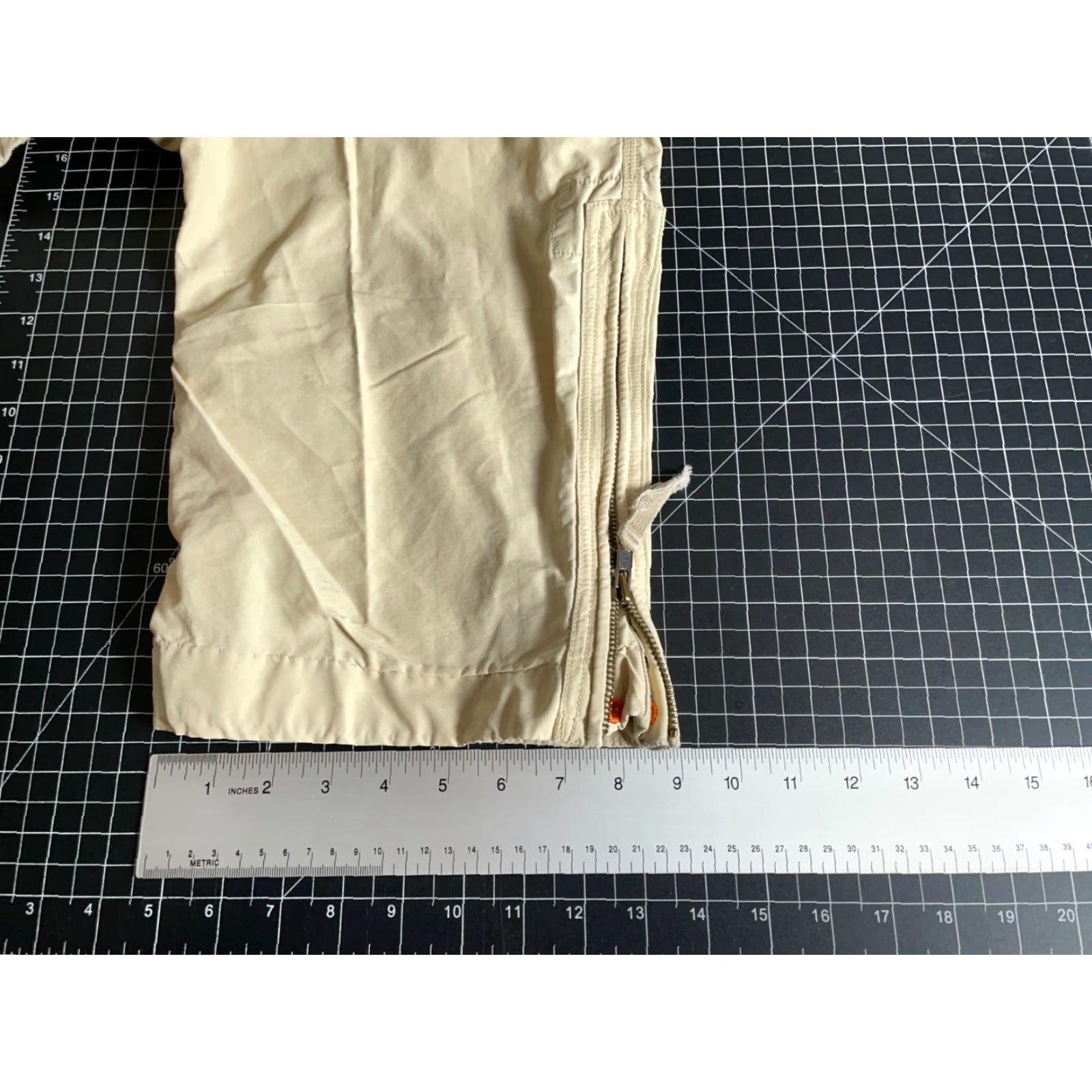 Gap VINTAGE Gap Baggy Parachute Cargo Pants Mens M Beige Nylon 90s Retro Cargo Pocket Straight Inseam 29 Size US 31 - 7 Thumbnail