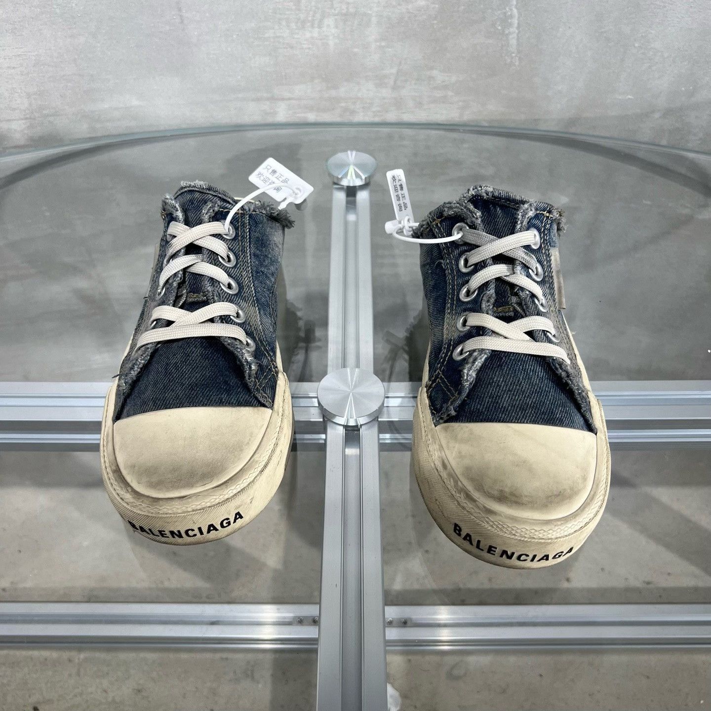 Balenciaga Balenciaga Distressed Denim Blue Mules Size US 5 / IT 35 - 1 Thumbnail