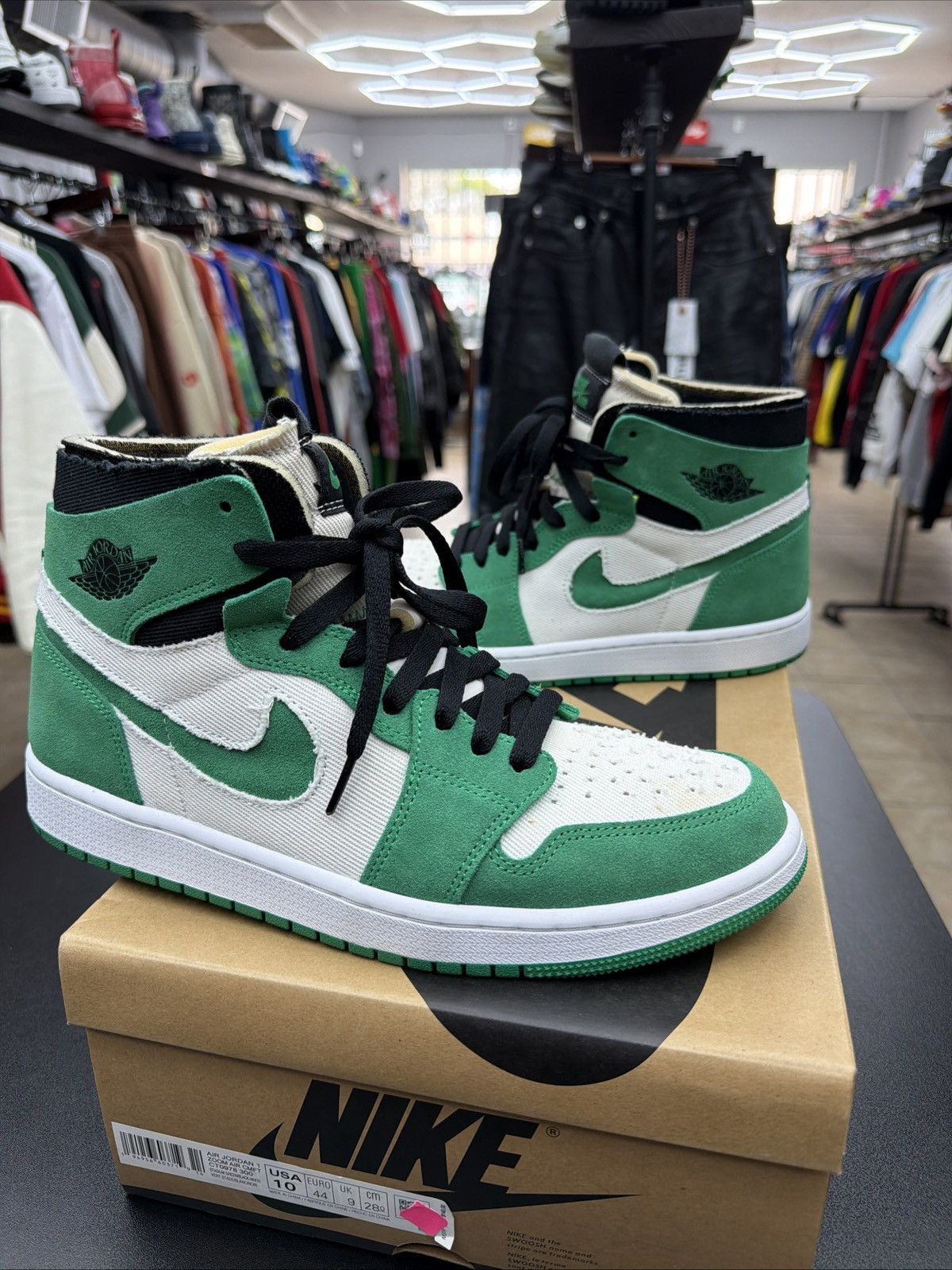 Jordan Brand Air Jordan 1 Zoom Air CMFT Black White Men's Size 10 Size US 10 / EU 43 - 4 Thumbnail