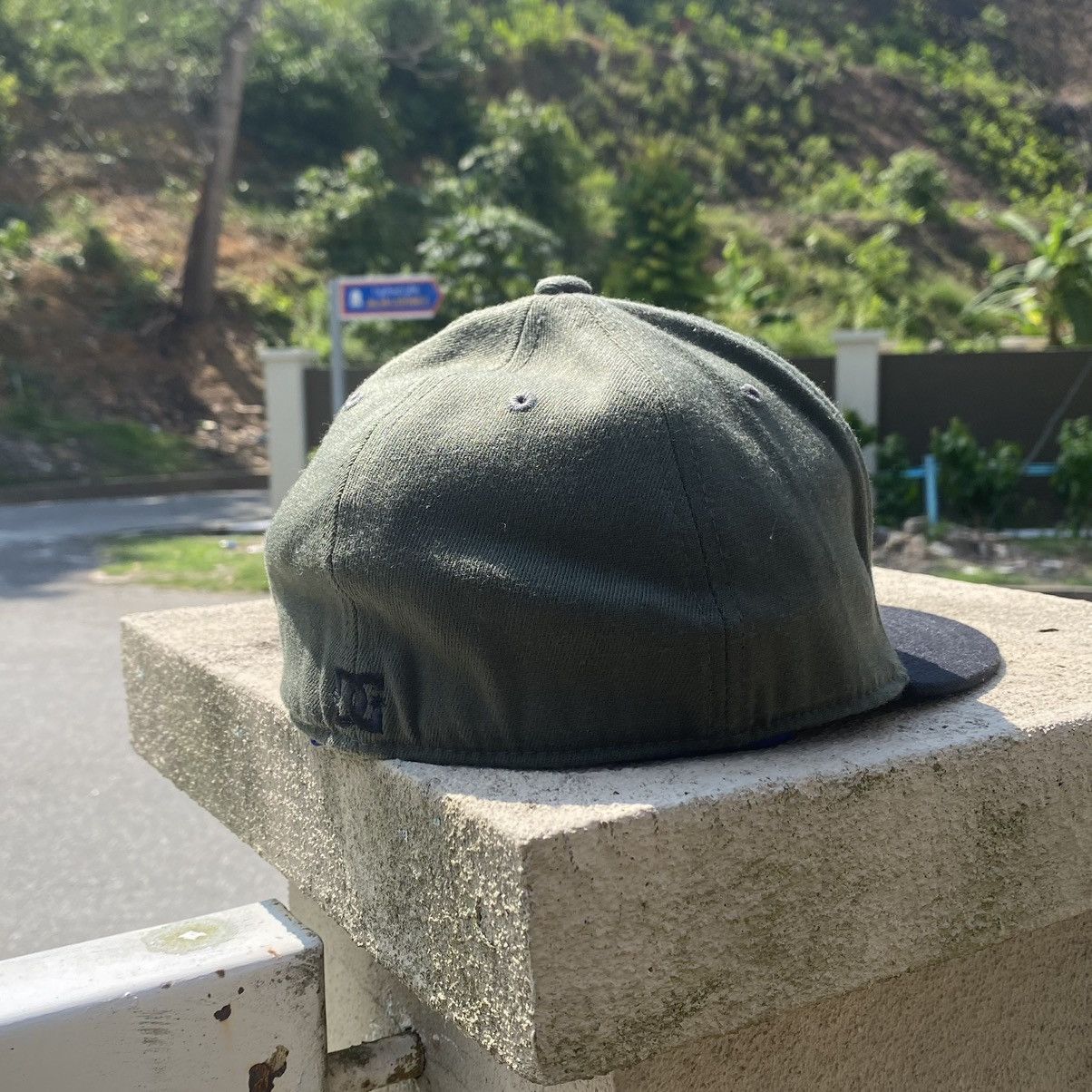 DC DC shoes 210 Fitted Snapback Emrodidered logo Size ONE SIZE - 7 Thumbnail