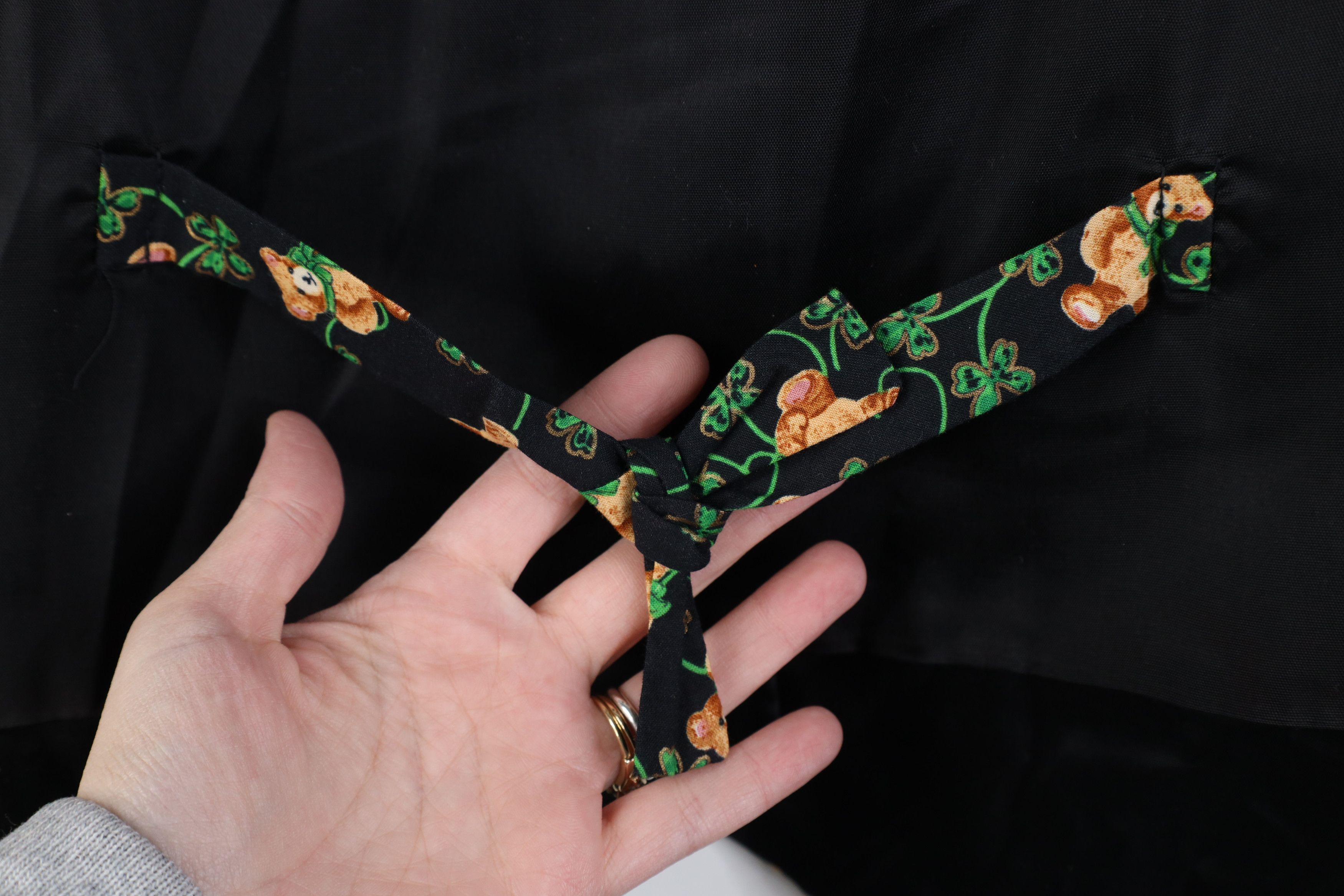 Vintage Vintage 90s St Patricks Day Clover Bear Tie Back Vest Jacket Size L / US 10 / IT 46 - 8 Thumbnail