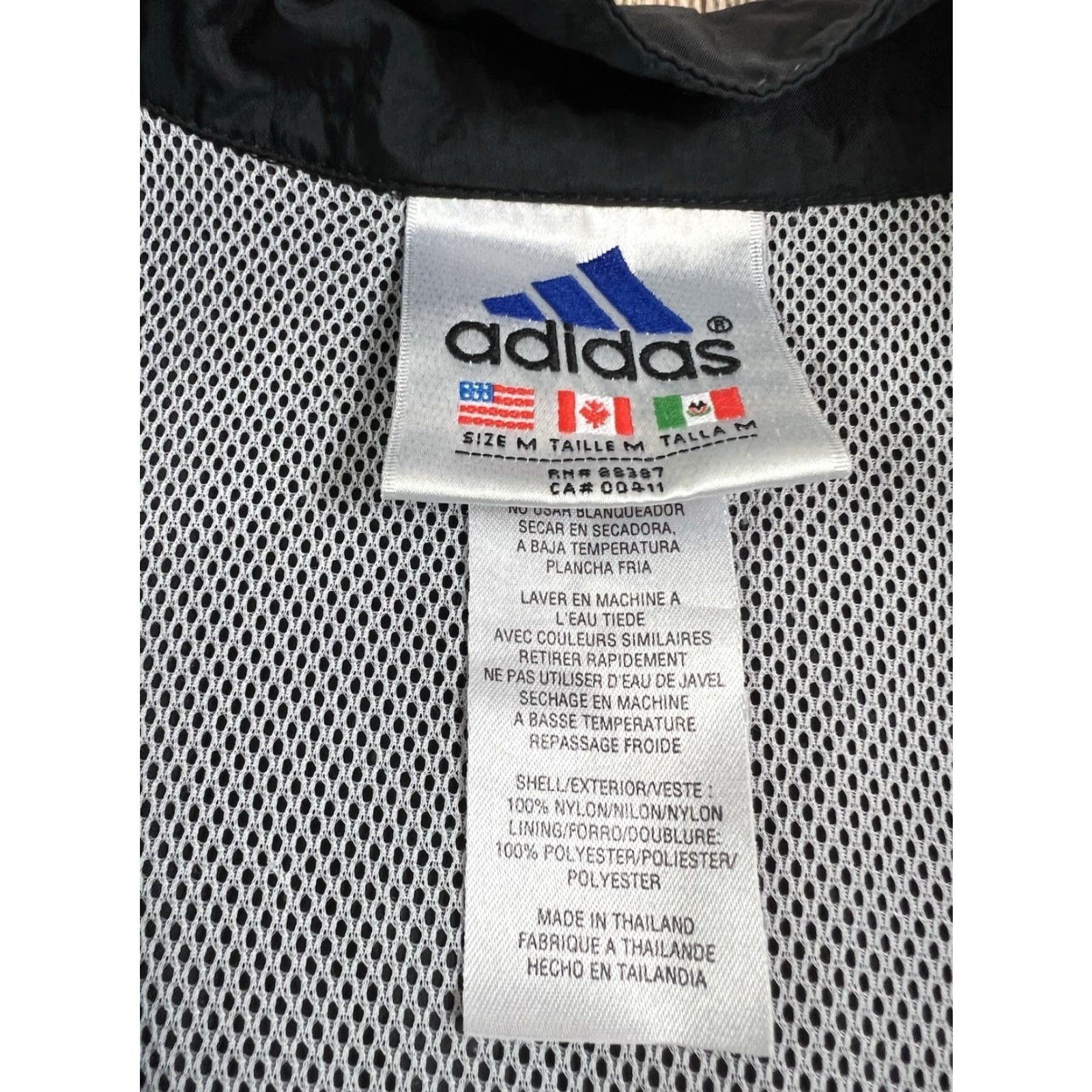 Adidas VINTAGE Adidas Windbreaker Track Jacket Blue Black M 90s Mens Size US M / EU 48-50 / 2 - 3 Thumbnail