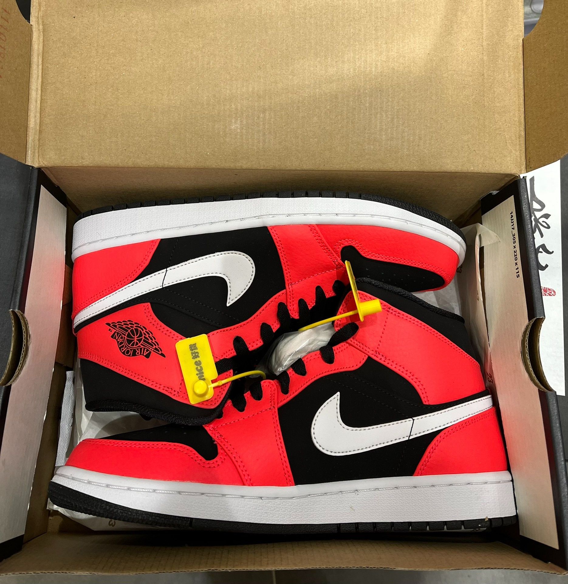 Nike Nike Red Lowtop Sneakers 41 Men Size US 8.5 / EU 41-42 - 1 Thumbnail