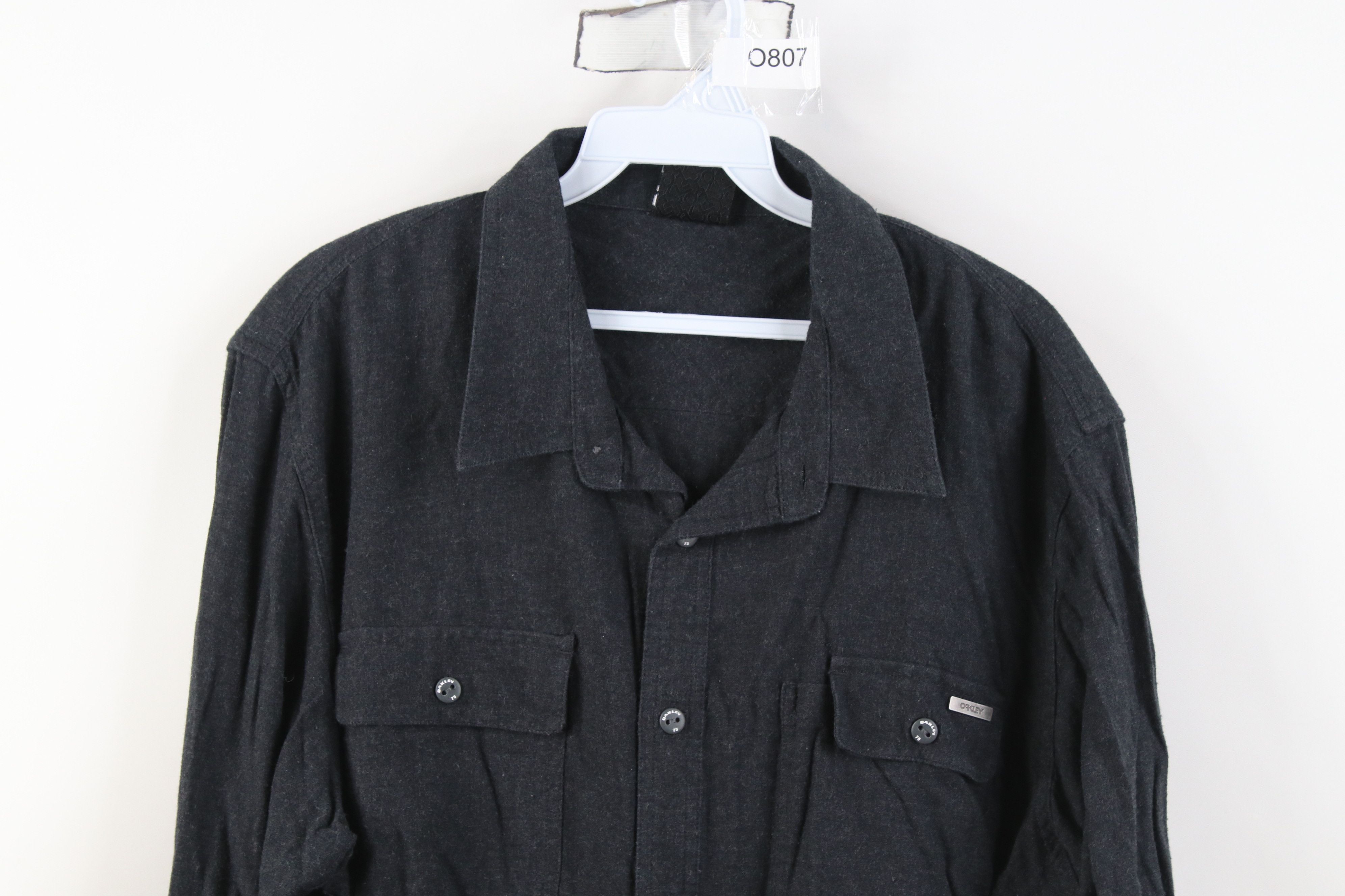 Oakley Vintage Oakley Flannel Collared Button Shirt Charcoal Gray Size US XL / EU 56 / 4 - 2 Thumbnail