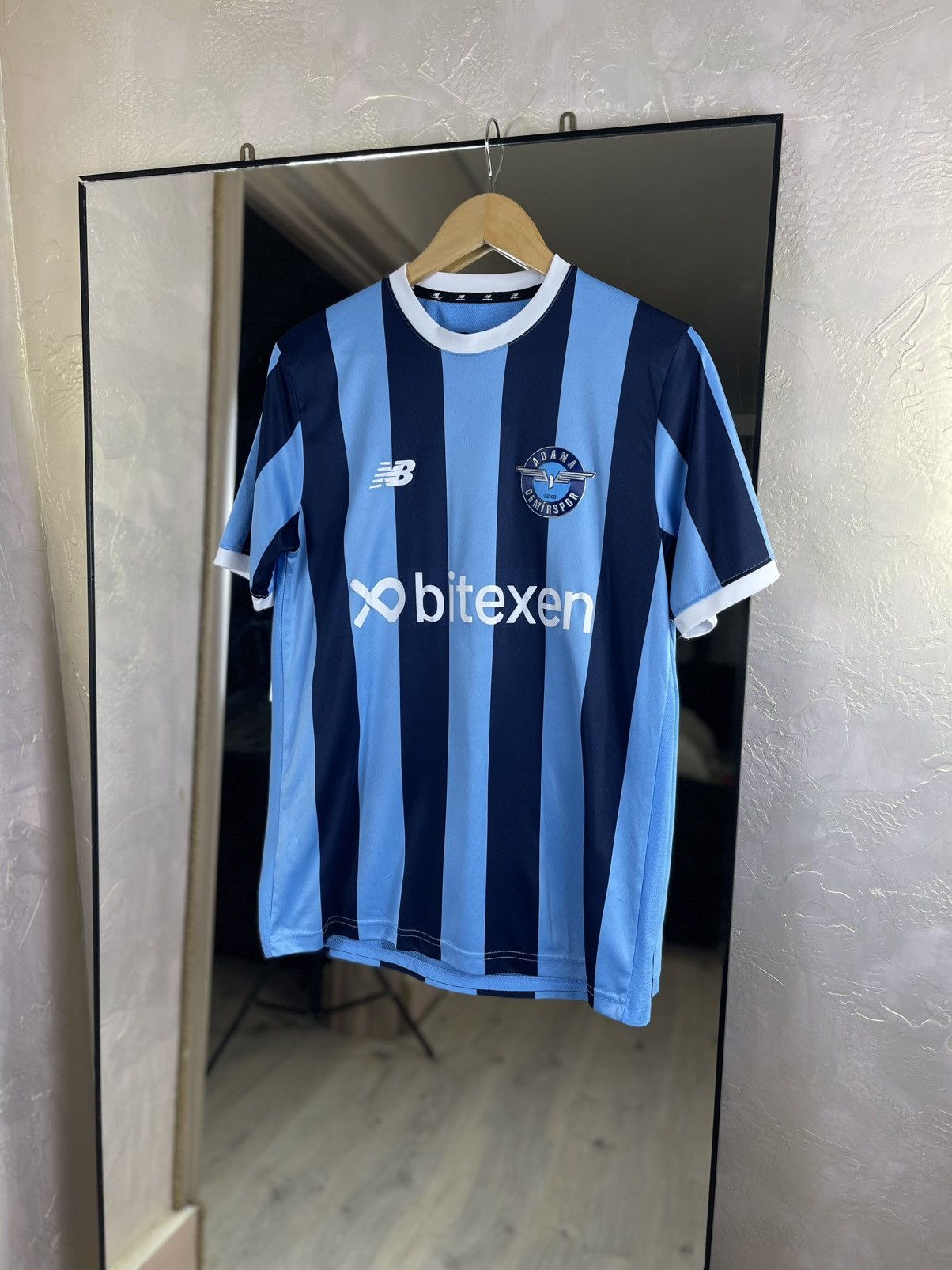 New Balance Adana Demirspor 2022/23 Striped Home Jersey Size US L / EU 52-54 / 3 - 1 Thumbnail