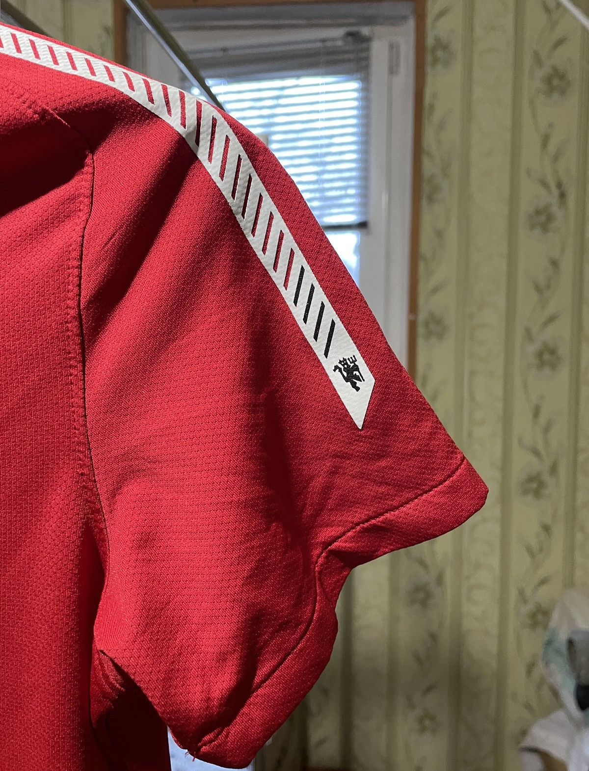 Nike Nike Manchester United Women’s 2010 Home Second Dad Jersey Size XS / US 0-2 / IT 36-38 - 3 Thumbnail