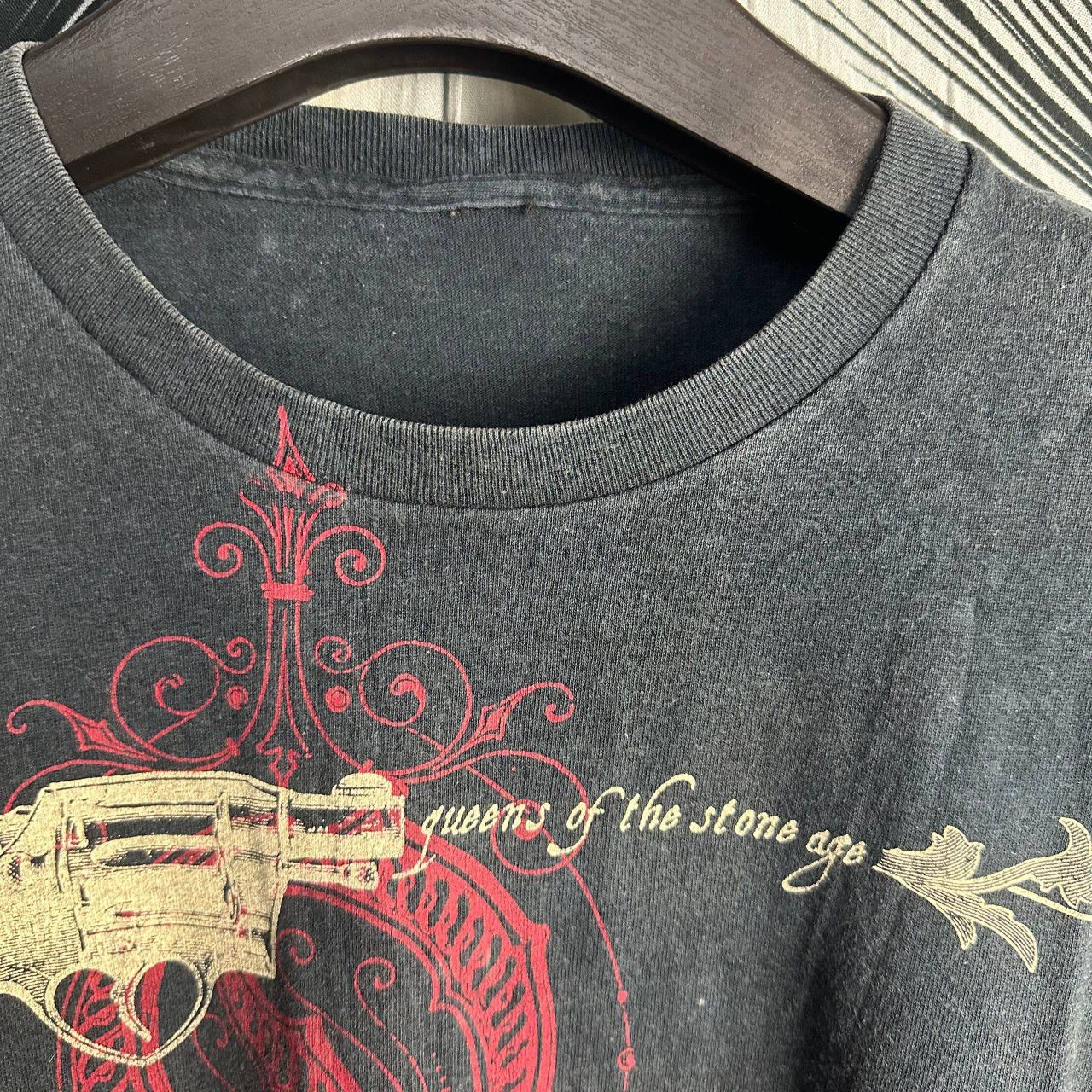 Band Tees Vintage 00s Queens Of The Stone Age Rock Band T-Shirt Size US XL / EU 56 / 4 - 4 Thumbnail