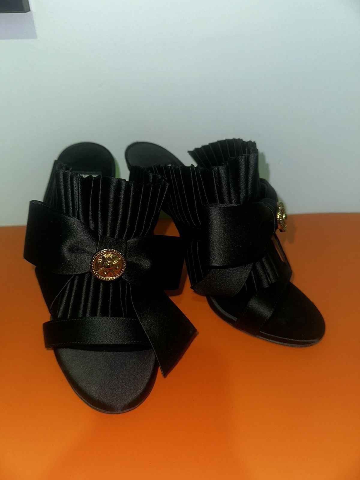 Designer Fausto Puglisi black pumps Size US 6 / IT 36 - 1 Thumbnail