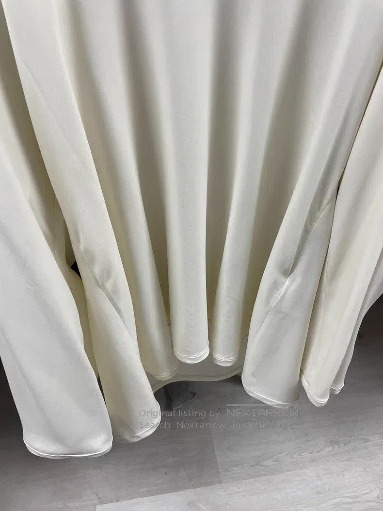 Valentino Valentino Silk V-neck bat sleeve top Size L / US 10 / IT 46 - 2 Thumbnail