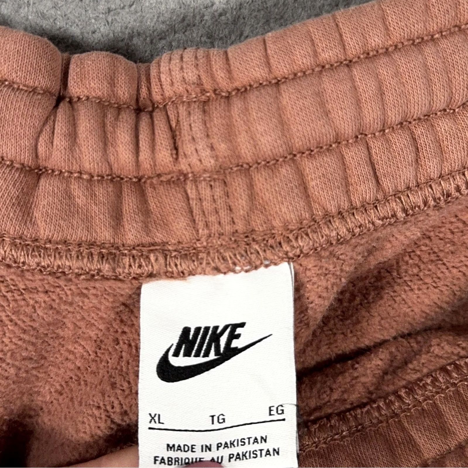 Nike Nike Sportswear Club Fleece Pants Mens XL Brown Jogger Sweatpants Swoosh Logo Size US 36 / EU 52 - 3 Thumbnail