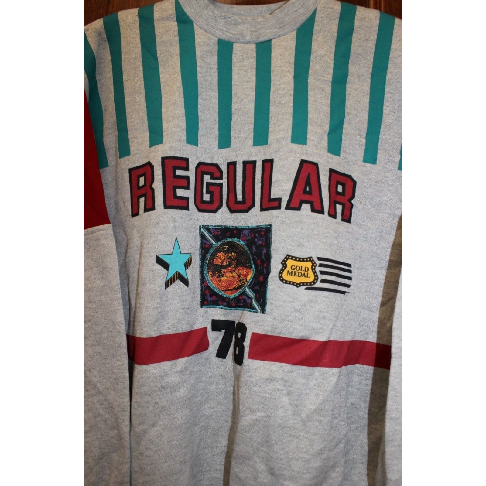Vintage VINTAGE Swiss Design Snowboarding Top Sweatshirt Shirt Mens L Grey 78 Gold Medal Pockets (11d) Size US L / EU 52-54 / 3 - 2 Thumbnail