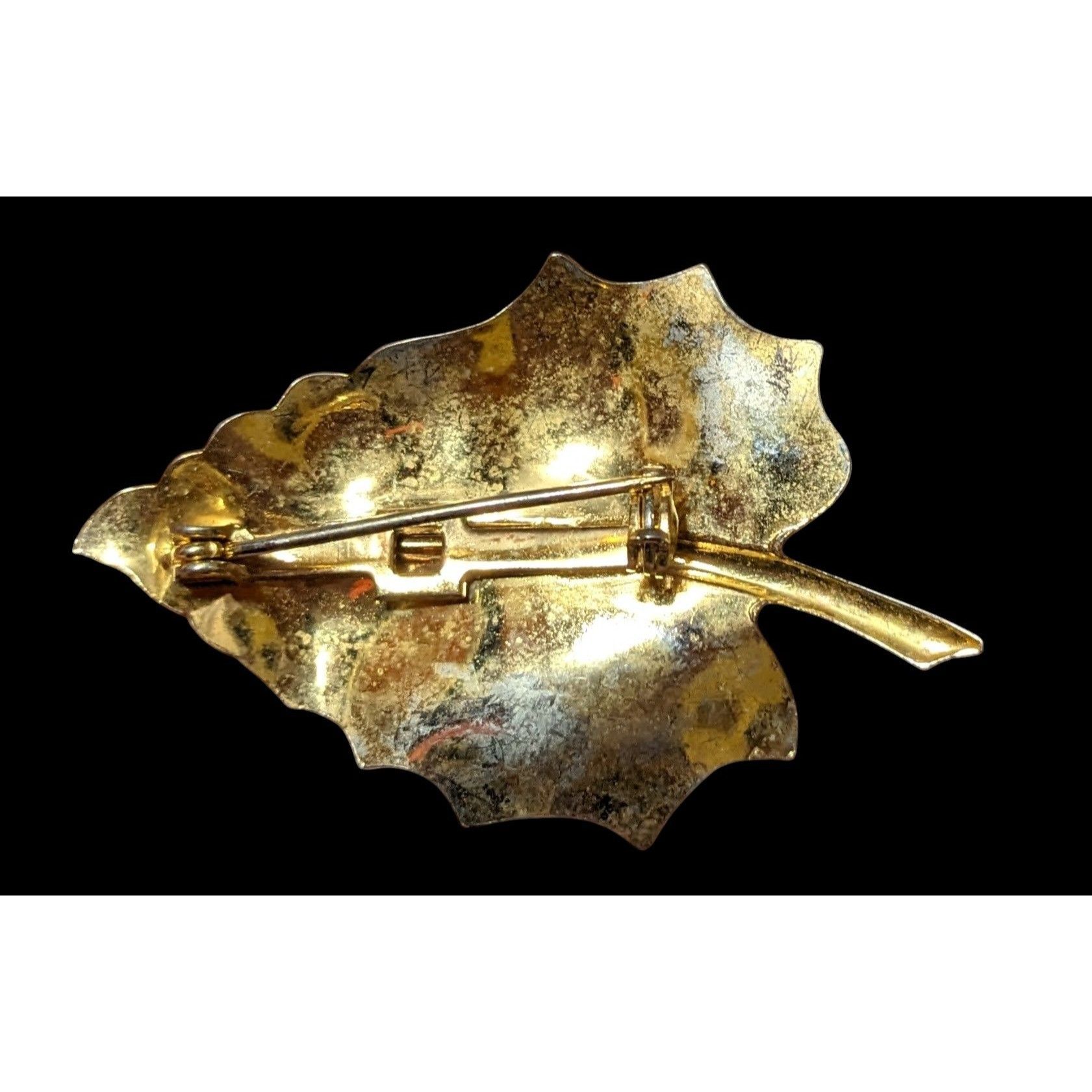 Other Vintage Etched Gold Tone Textured Leaf Brooch Size ONE SIZE - 3 Thumbnail