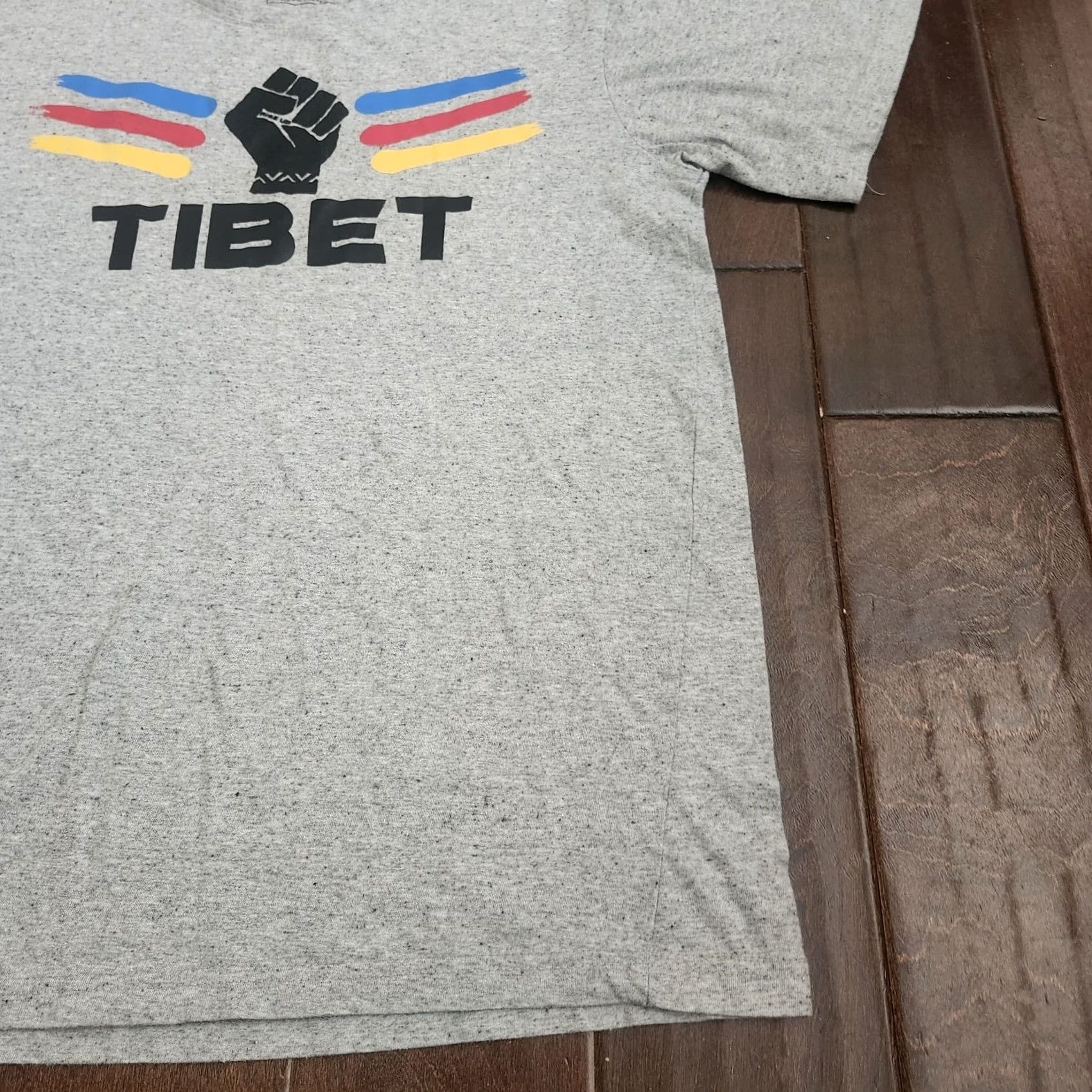 Vintage VINTAGE Free Tibet Graphic Tee Shirt Mens L Gray Cotton Short Sleeve Crew Neck Activist Shirt Mens Regular Fit Size US L / EU 52-54 / 3 - 6 Thumbnail