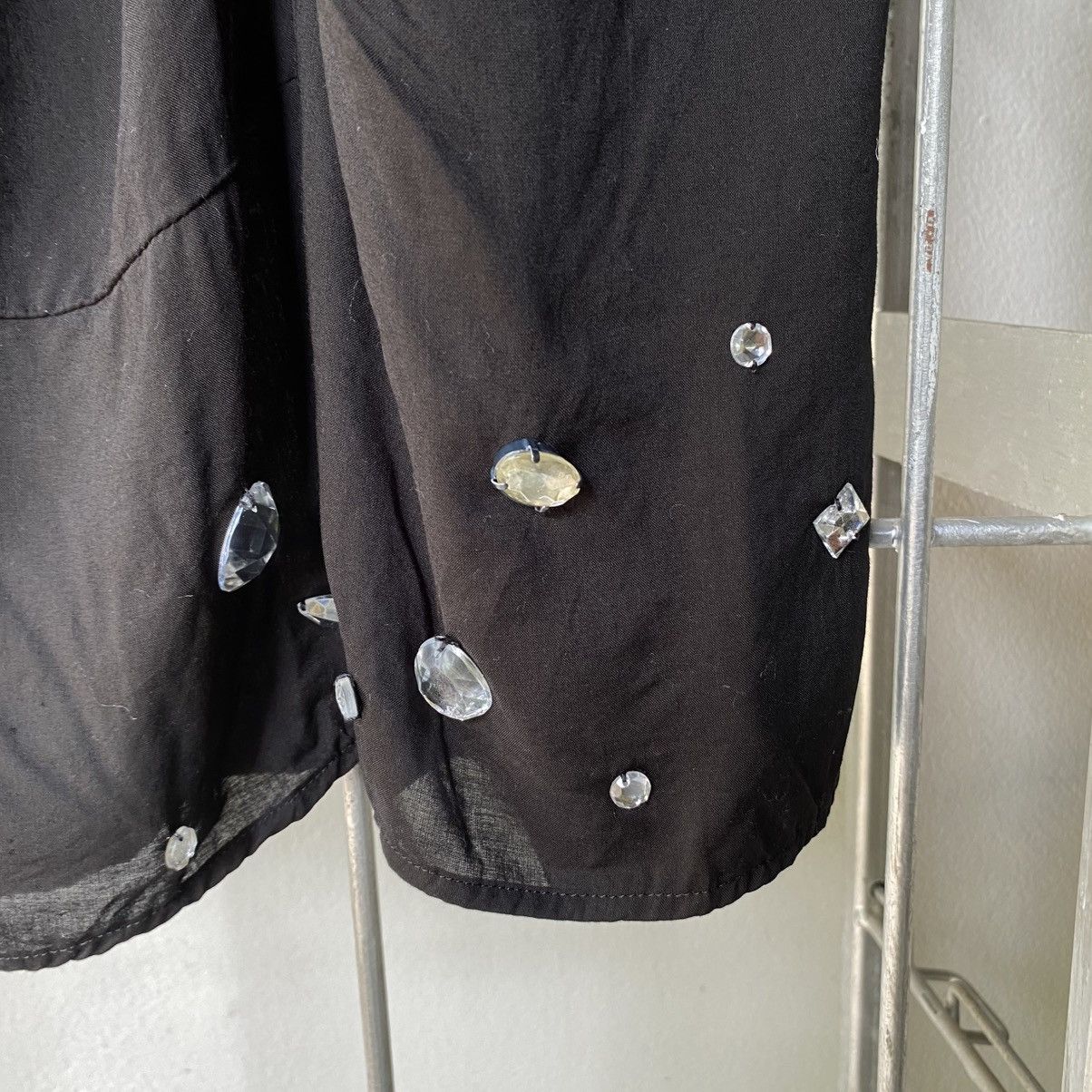 Sunao Kuwahara Sunao Kuwahara Black Ruched Skirt with Gem Accents Size 30" / US 8 / IT 44 - 5 Thumbnail