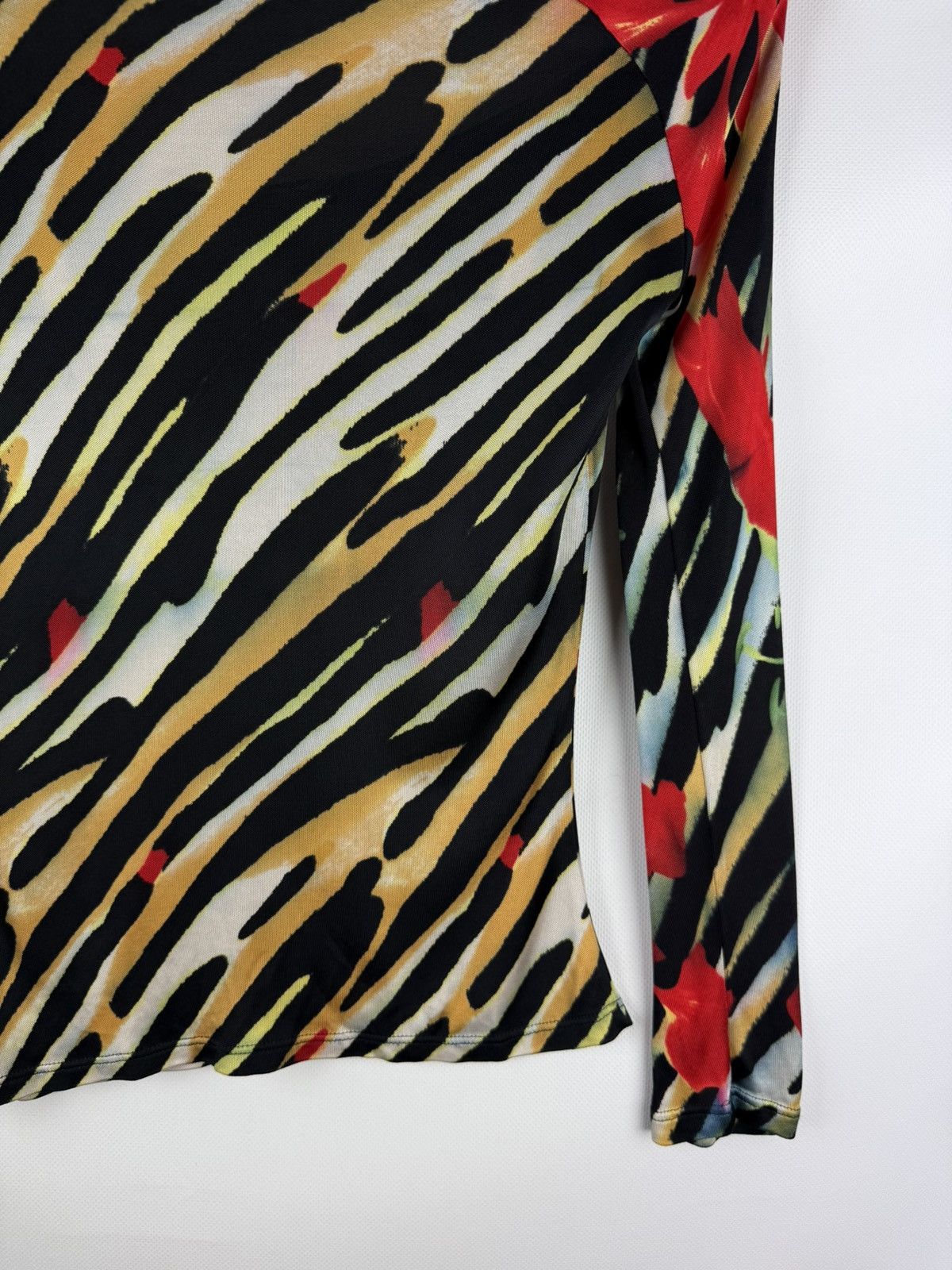 Versace Jeans Couture Versace Jeans Couture VTG Long Sleeve Patterned Tunic Blouse Size M / US 6-8 / IT 42-44 - 19 Thumbnail