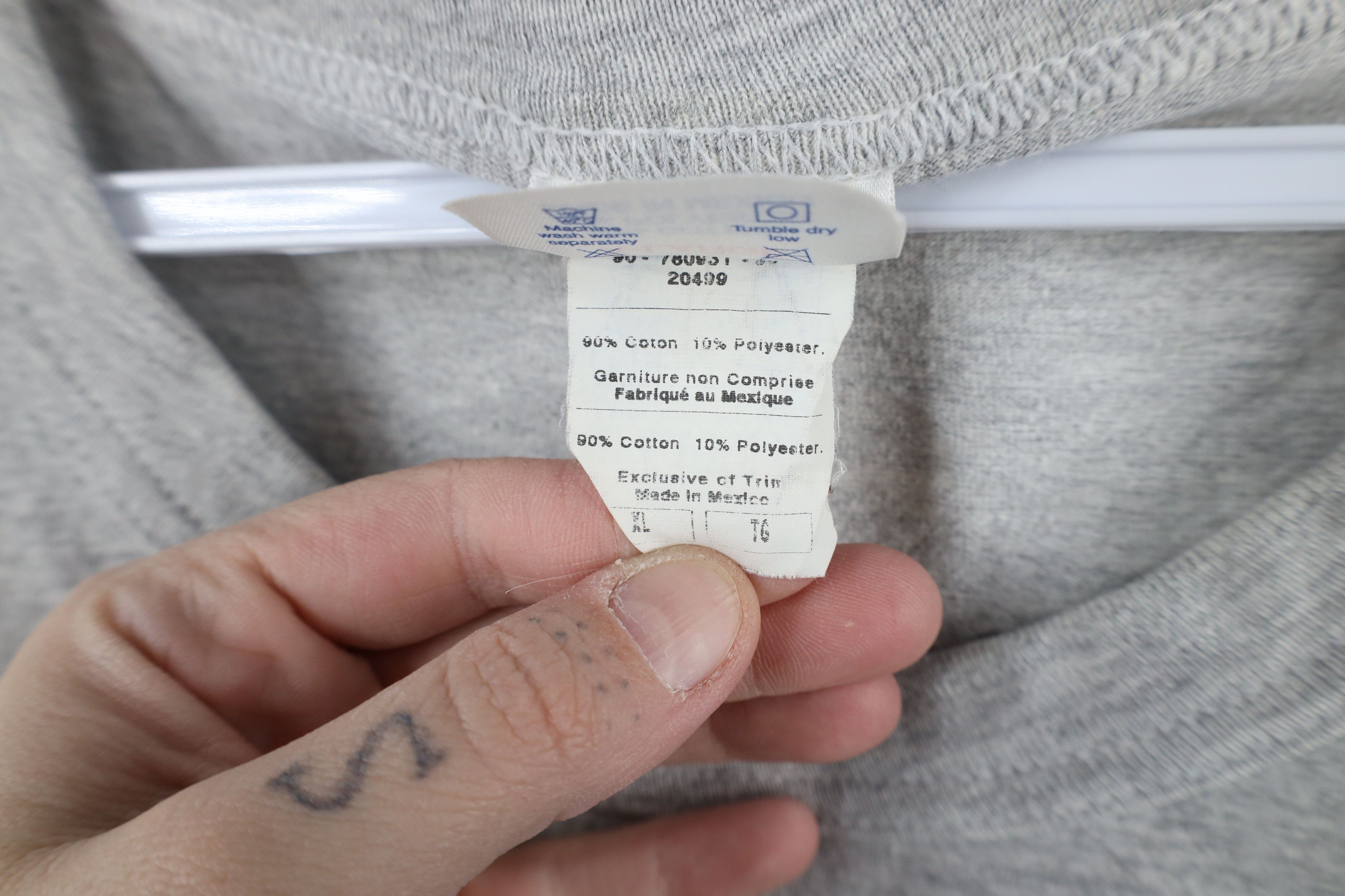 Champion × Vintage Vintage 90s Champion University Football Sleeveless T-Shirt Size US XL / EU 56 / 4 - 10 Thumbnail