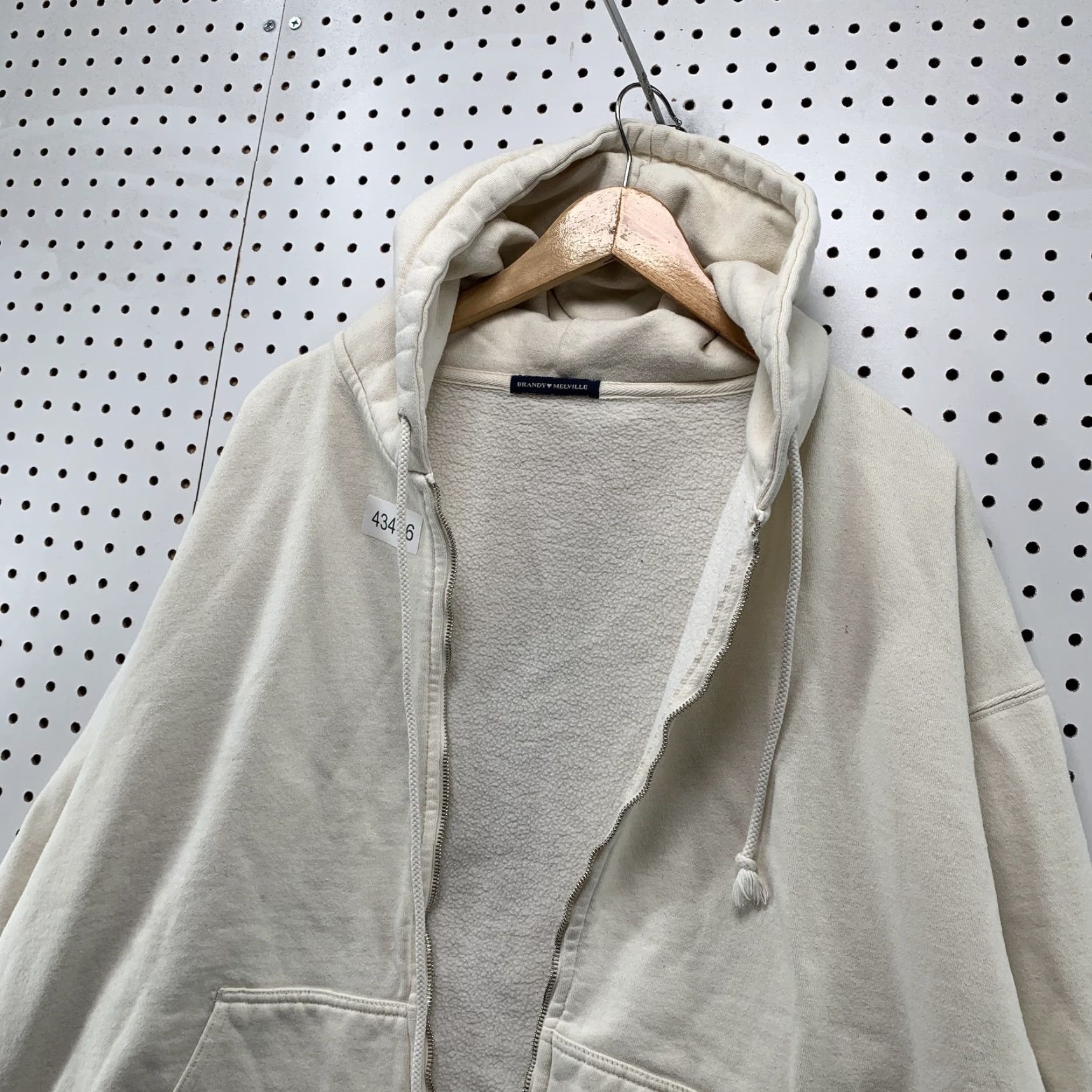 Brandy Melville VINTAGE Brandy Melville Beige Zip Up Hoodie Sweatshirt Womens One Size Oversized Size ONE SIZE - 3 Thumbnail