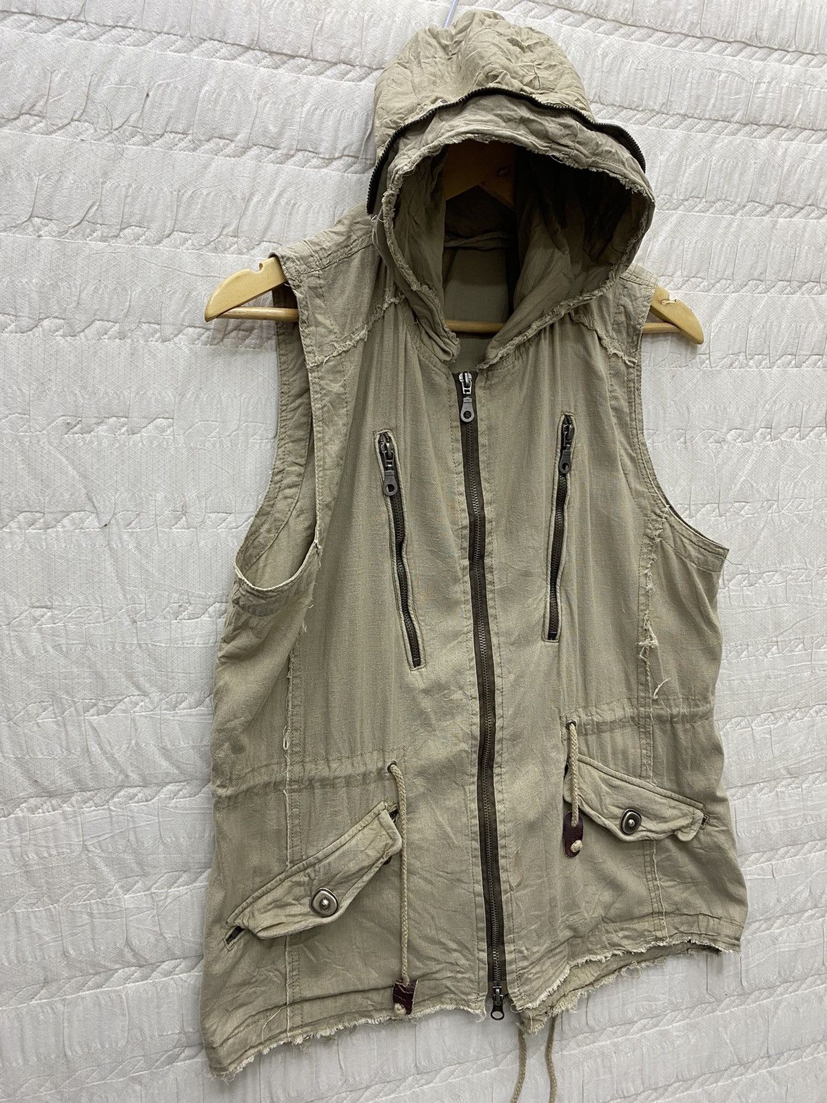 In The Attic (O) IN THE ATTIC HYPE JACKET SLEEVELESS HOODIE Size US L / EU 52-54 / 3 - 2 Thumbnail