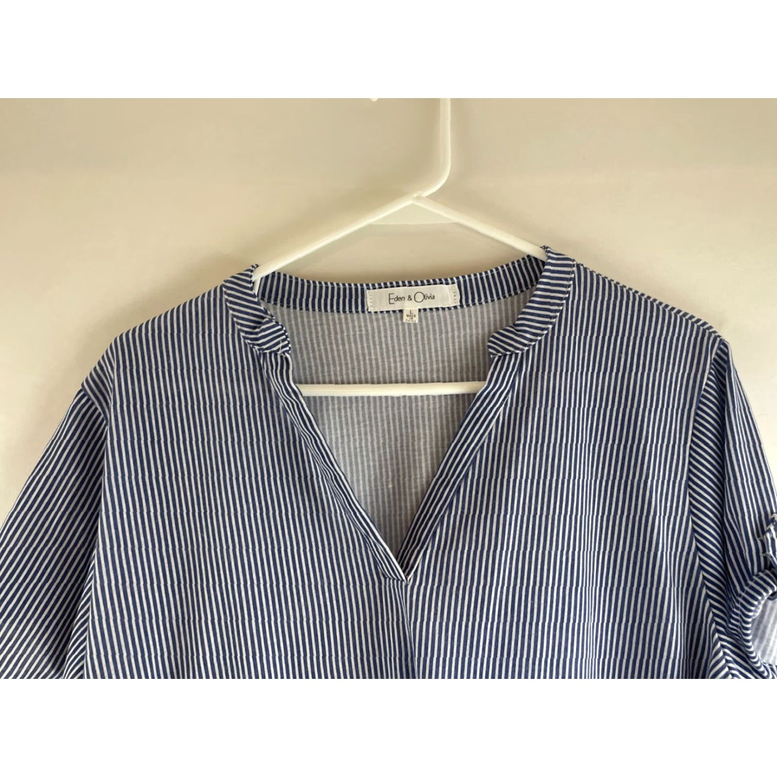 Vintage Eden & Olivia Shirt Women's L Blue White Striped V-Neck Short Sleeve Tabs Shirt Size L / US 10 / IT 46 - 3 Thumbnail