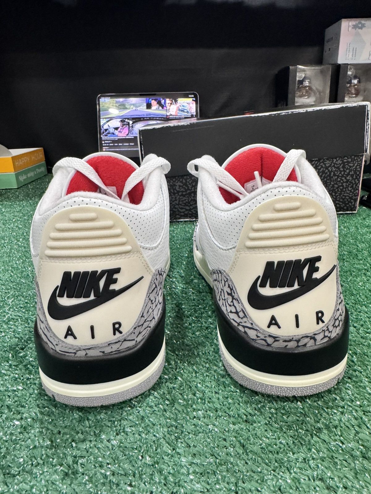 Jordan Brand Jordan 3 retro white cement VNDS size 9 Like new Size US 9 / EU 42 - 4 Thumbnail