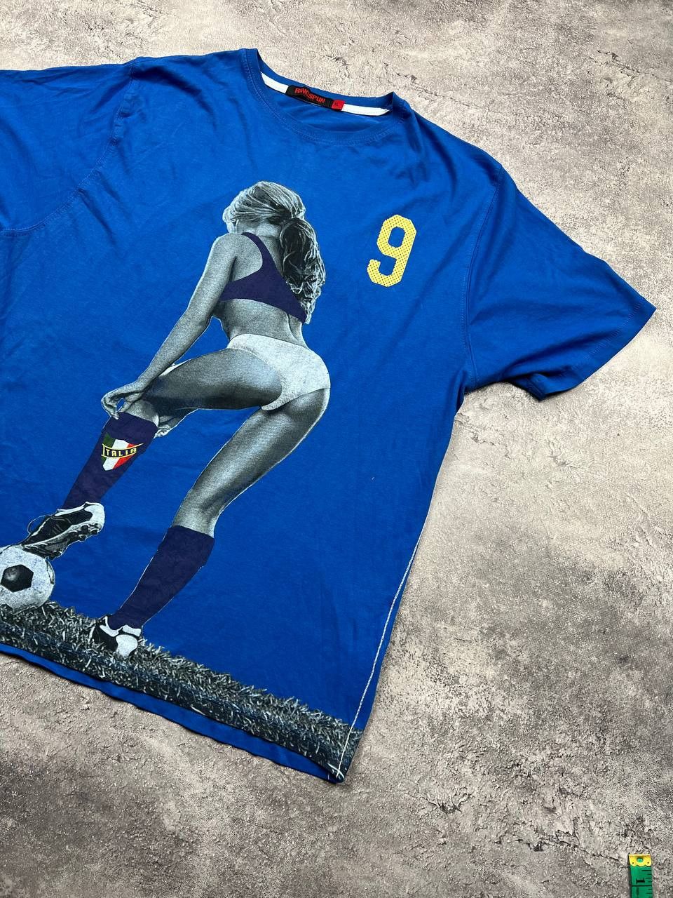 Vintage Vintage Tee Italia 9 Footboll Girl 90S Size US XL / EU 56 / 4 - 5 Thumbnail