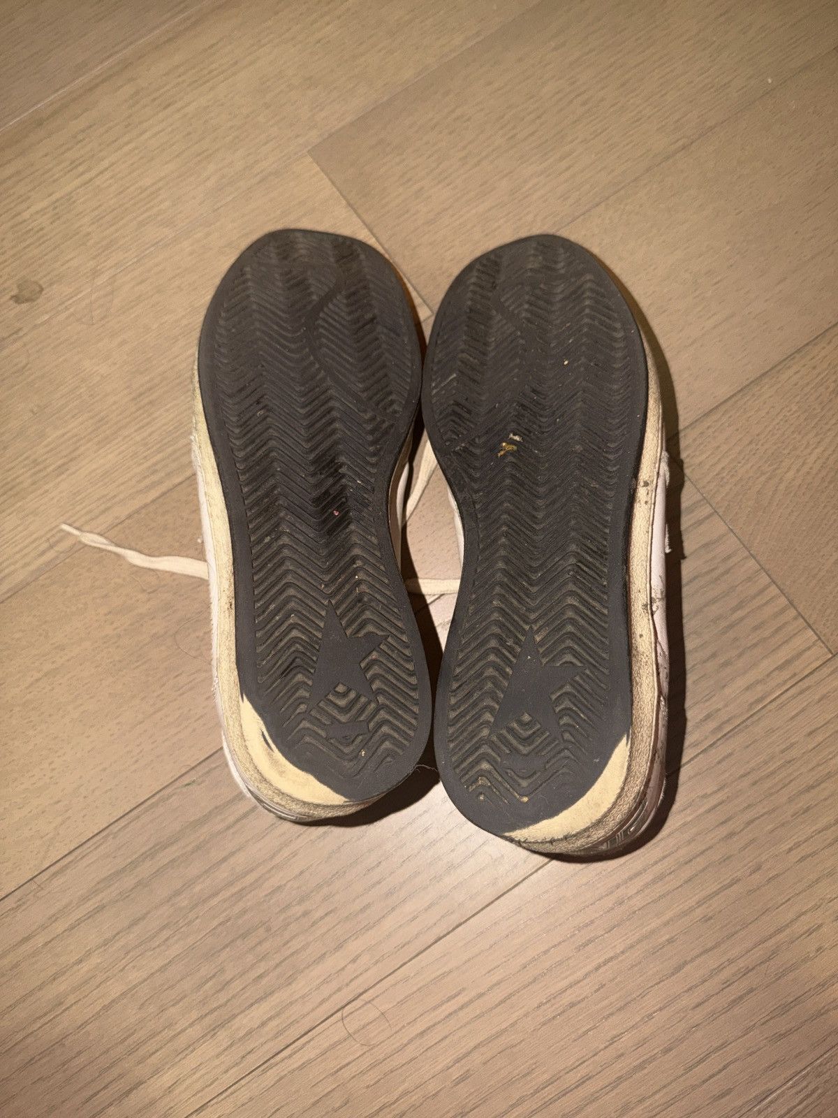 Golden Goose Golden Goose Ball Star size 41 Size US 8 / EU 41 - 9 Thumbnail