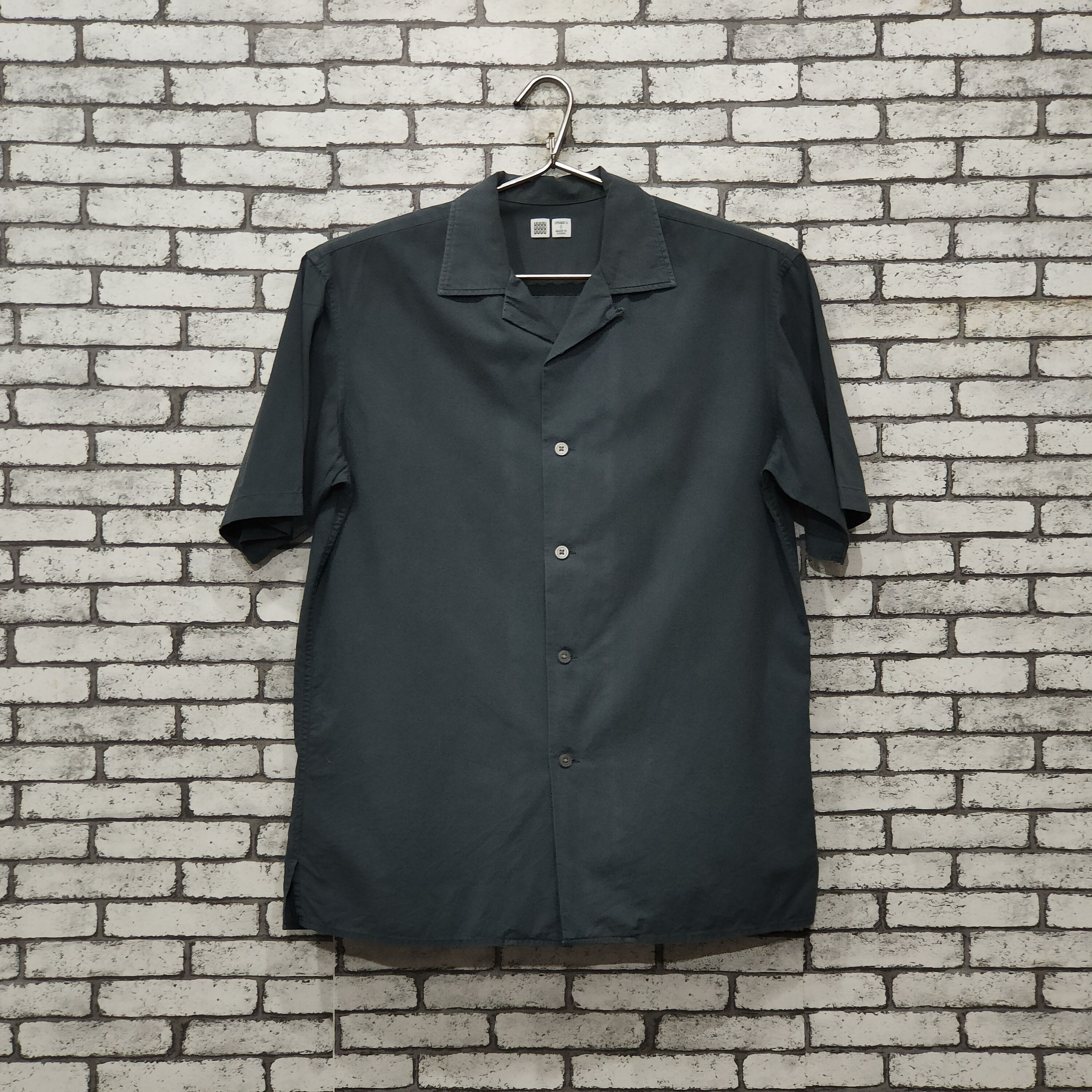 Uniqlo 🔥Uniqlo U shirt Size US M / EU 48-50 / 2 - 1 Thumbnail