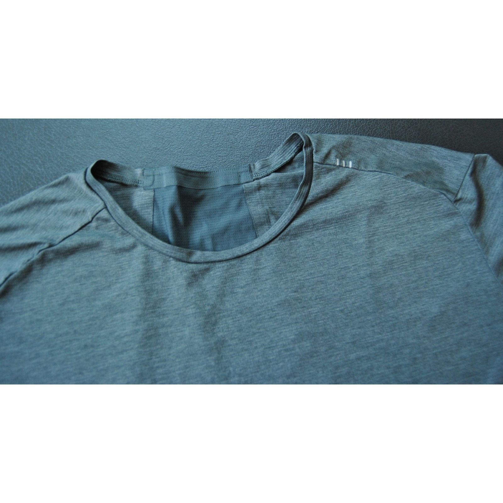 Lululemon Lululemon Gray & Black Two-tone Short Sleeve Shirt Size US M / EU 48-50 / 2 - 6 Thumbnail