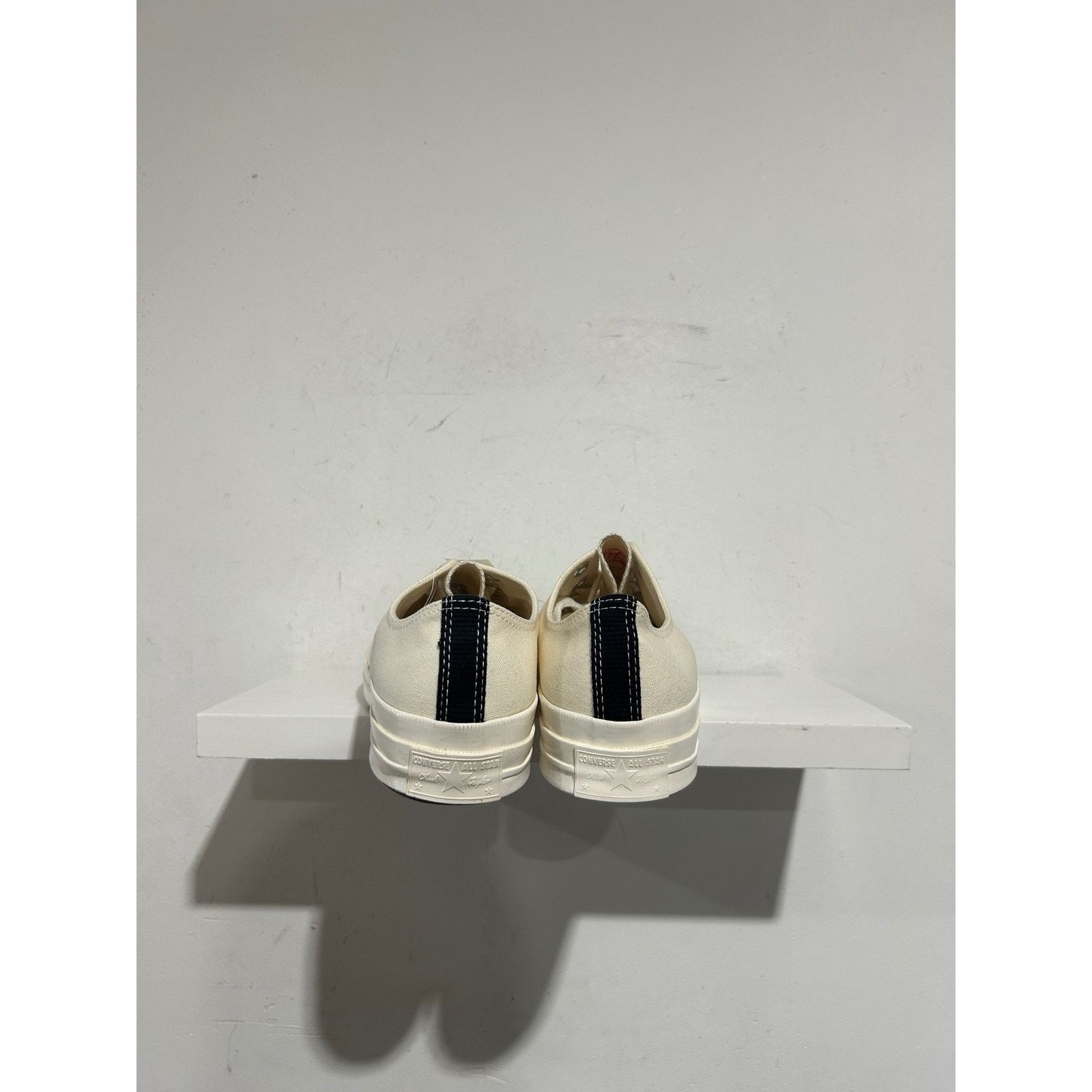Converse CONVERSE MILK CHUCK TAYLOR CDG PLAY SINGLE HEART SIZE 9 NEW Size US 9 / EU 42 - 3 Thumbnail