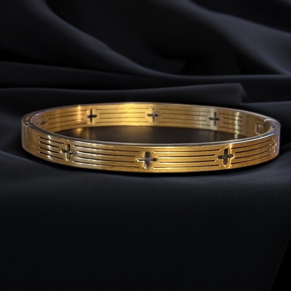 Other Gold stainless steel cut out cross hinged bangle bracelet Size ONE SIZE - 1 Thumbnail