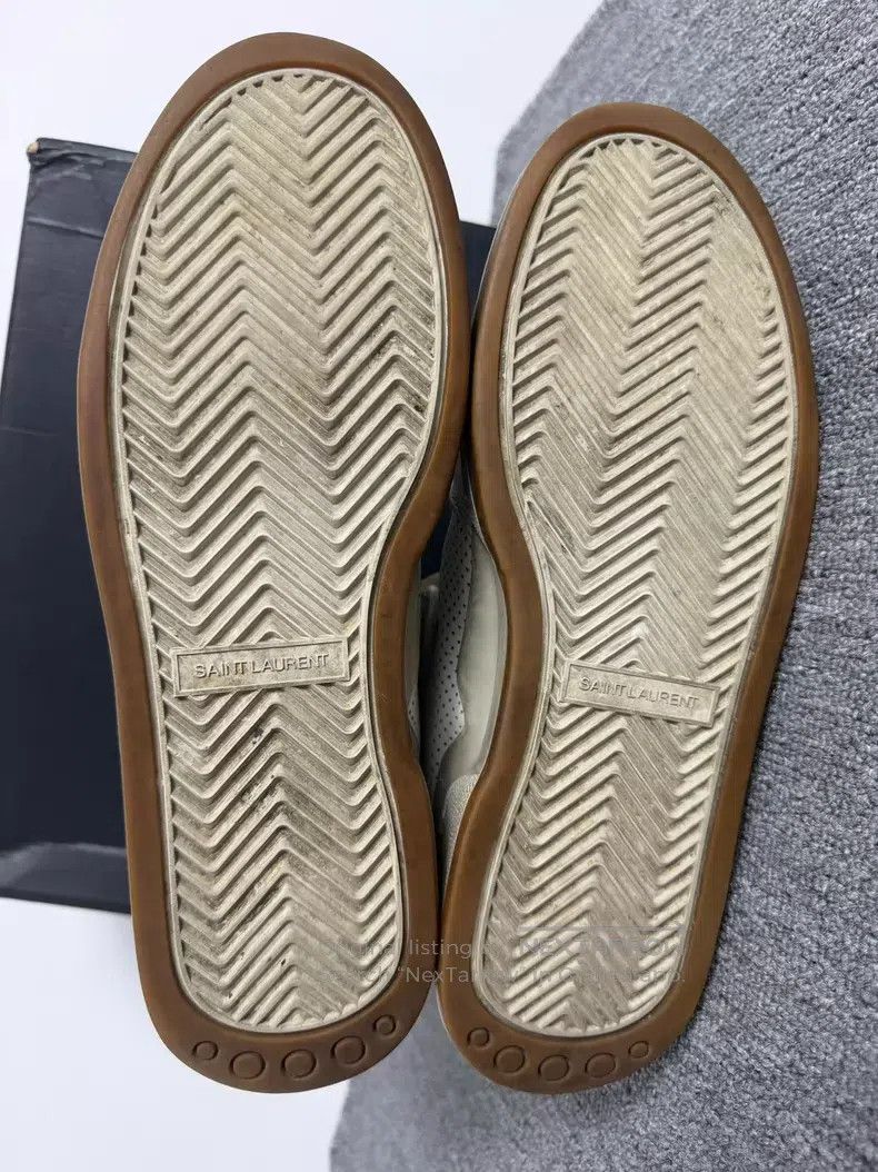 Saint Laurent Paris Saint Laurent Paris Worn-out Velcro low-top sneakers Size US 9.5 / EU 42-43 - 6 Thumbnail