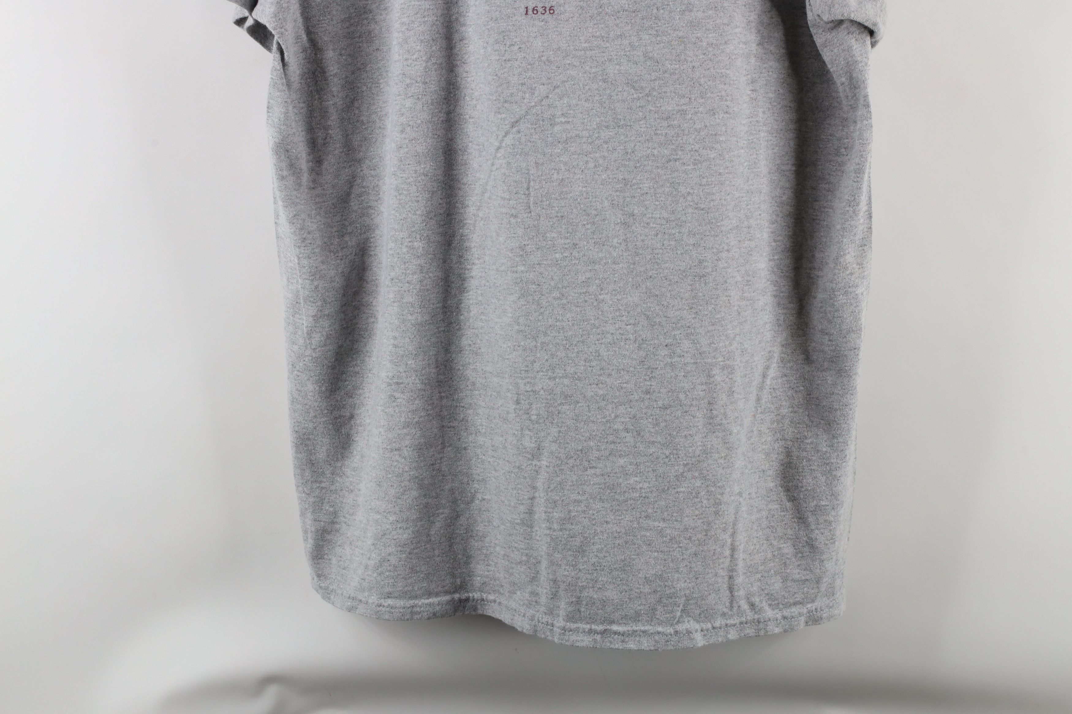 Vintage Vintage Out Ivy League Harvard University Crest T-Shirt Size US L / EU 52-54 / 3 - 3 Thumbnail