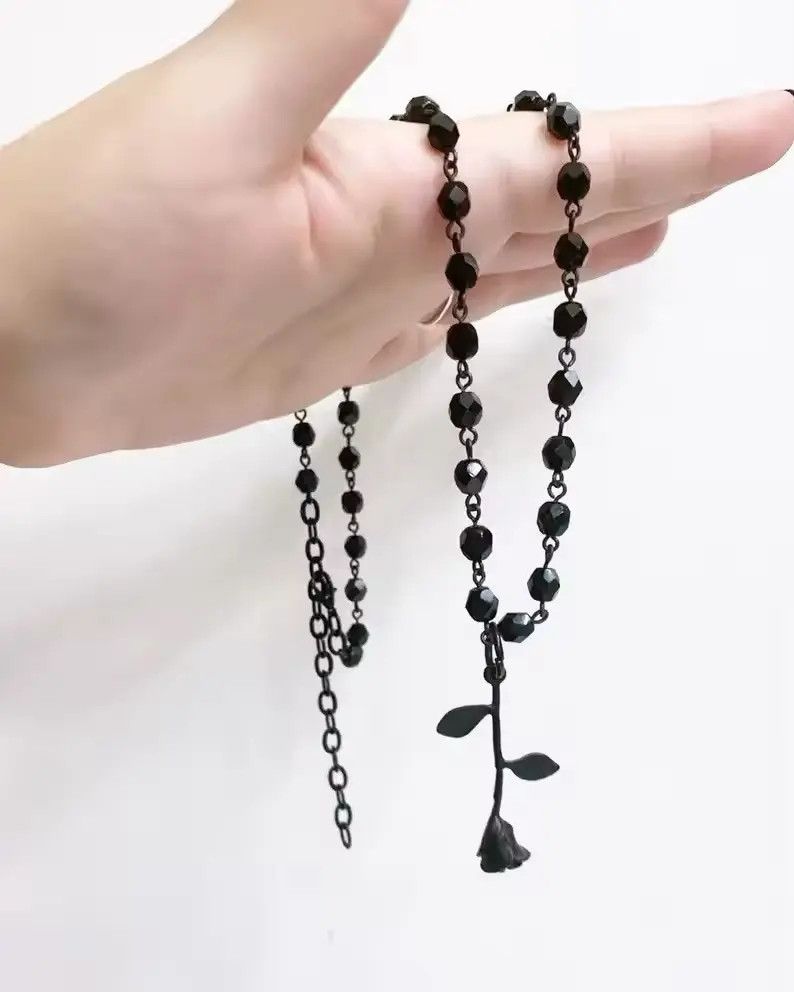 Jewelry Black Rose Necklace Beaded Rosary Chain Size ONE SIZE - 1 Thumbnail