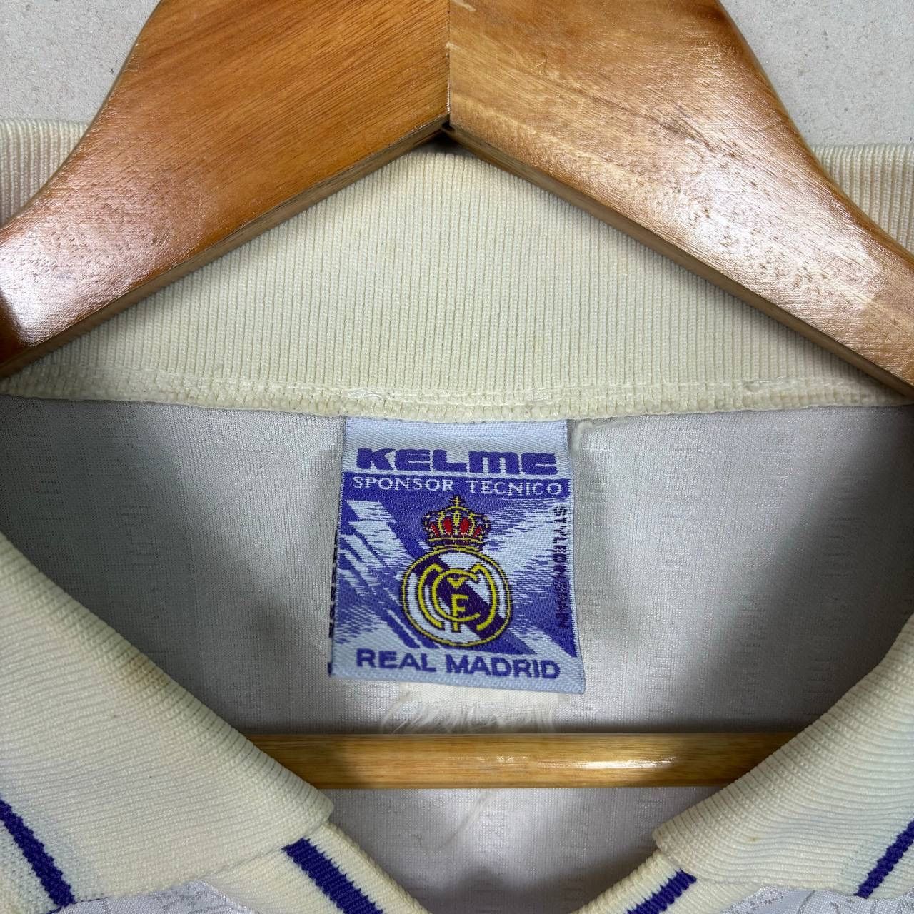Vintage Vintage Real Madrid 96-97 Home Kelme La Liga Soccer Jersey Size US XL / EU 56 / 4 - 6 Thumbnail