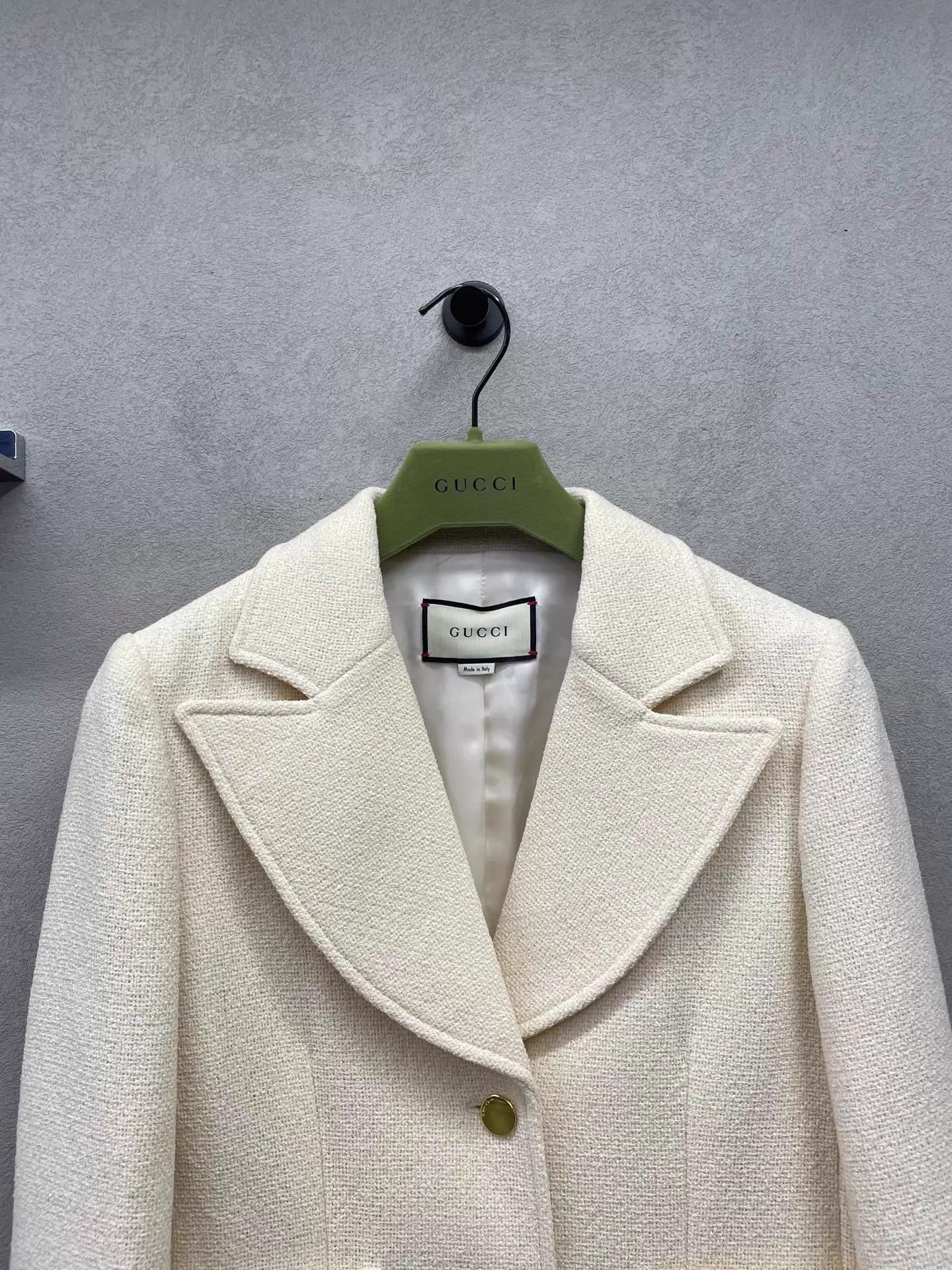 Gucci Gucci Ivory Short Chanel-Style Jacket Size M / US 6-8 / IT 42-44 - 4 Thumbnail