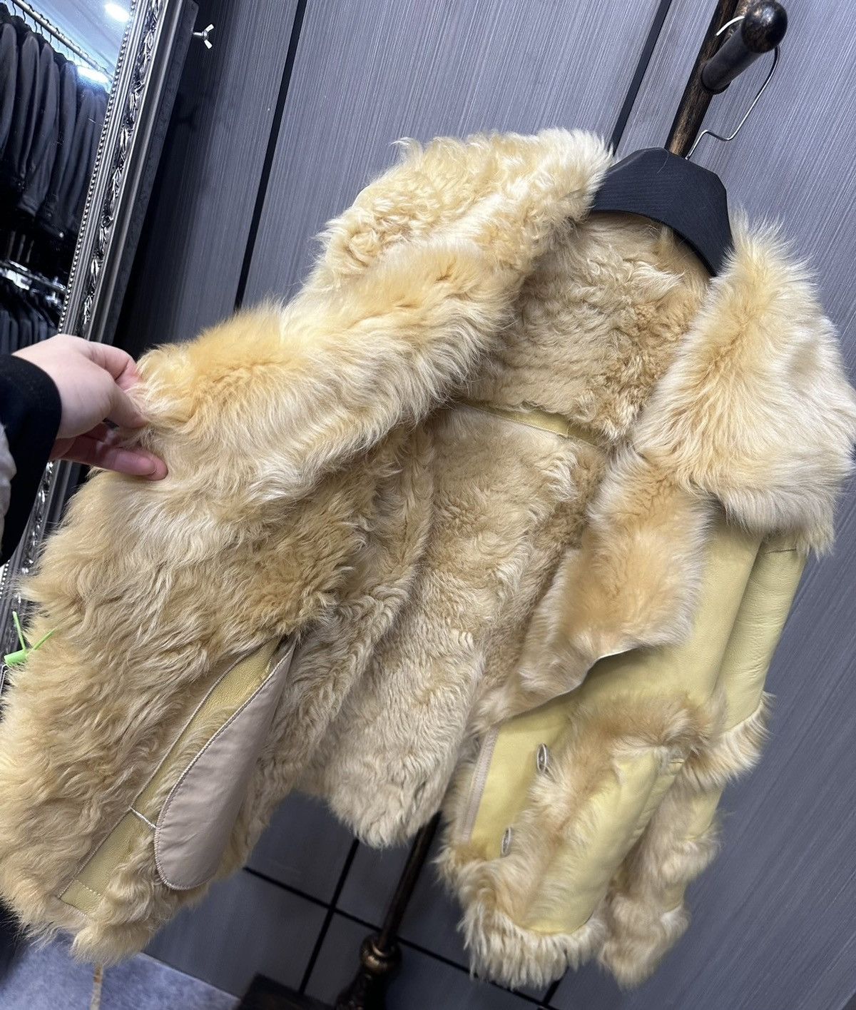 Other Yellow real sheep fur coat with a boho vibe Size L / US 10 / IT 46 - 4 Thumbnail