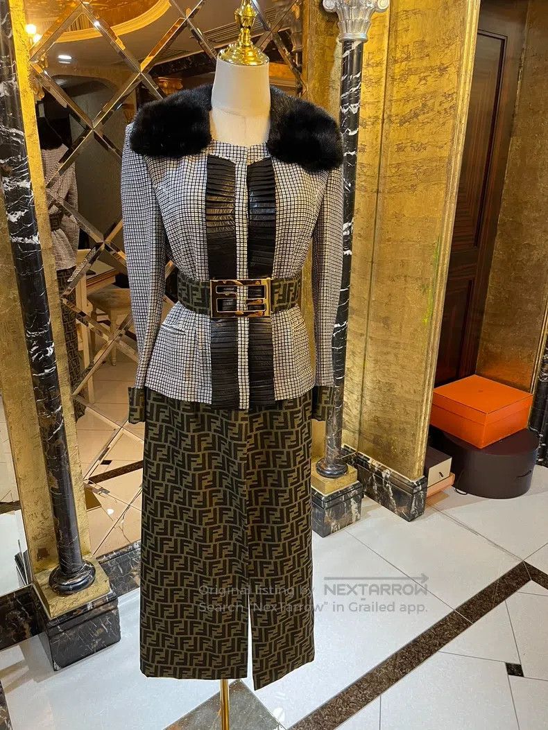 Fendi Fendi Houndstooth patch mink fur collar, classic old flowe Size M / US 6-8 / IT 42-44 - 2 Thumbnail