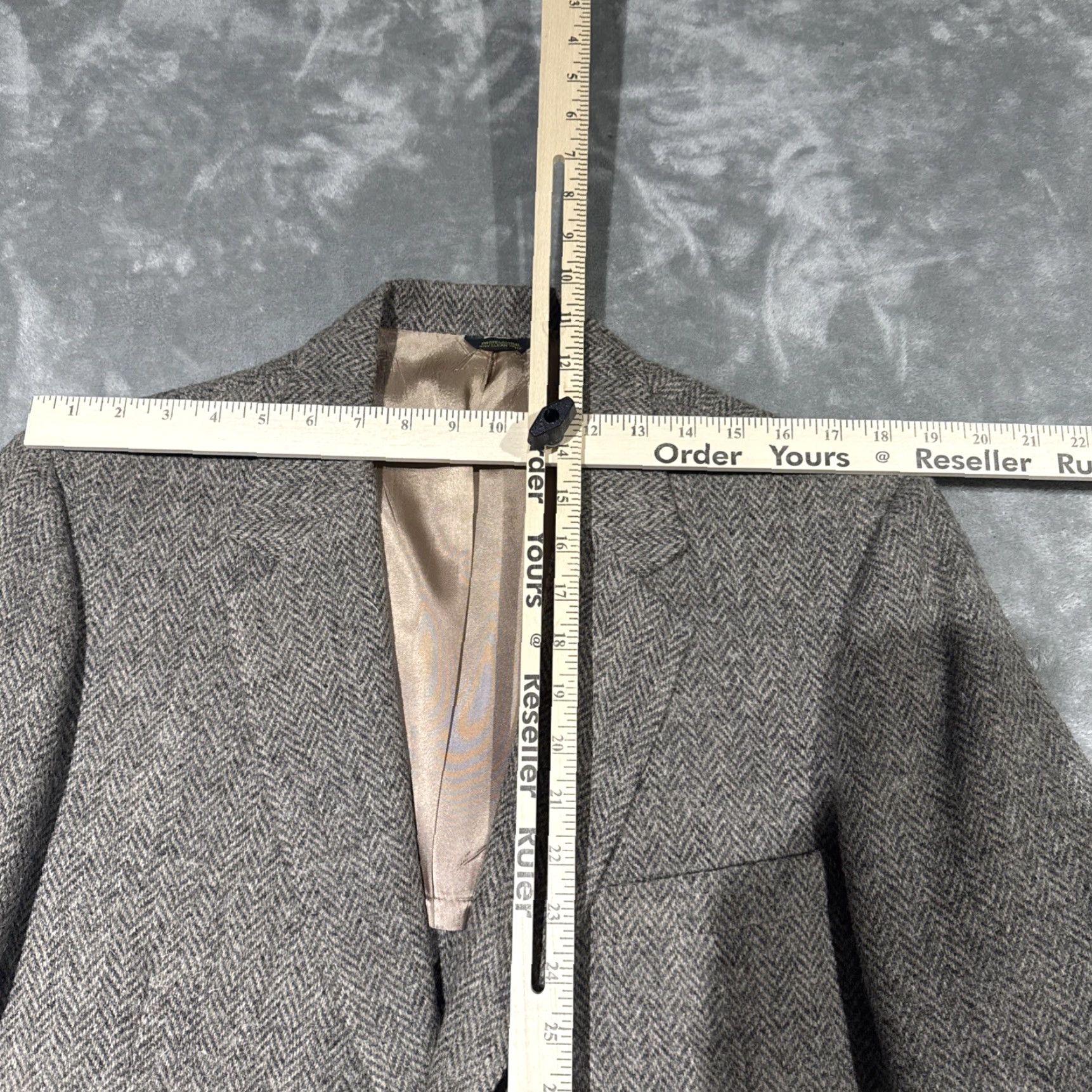 Harris Tweed VTG Harris Tweed Blazer Men's 46R Gray Scottish Wool Herringbone Sport Coat Size 46R - 7 Thumbnail