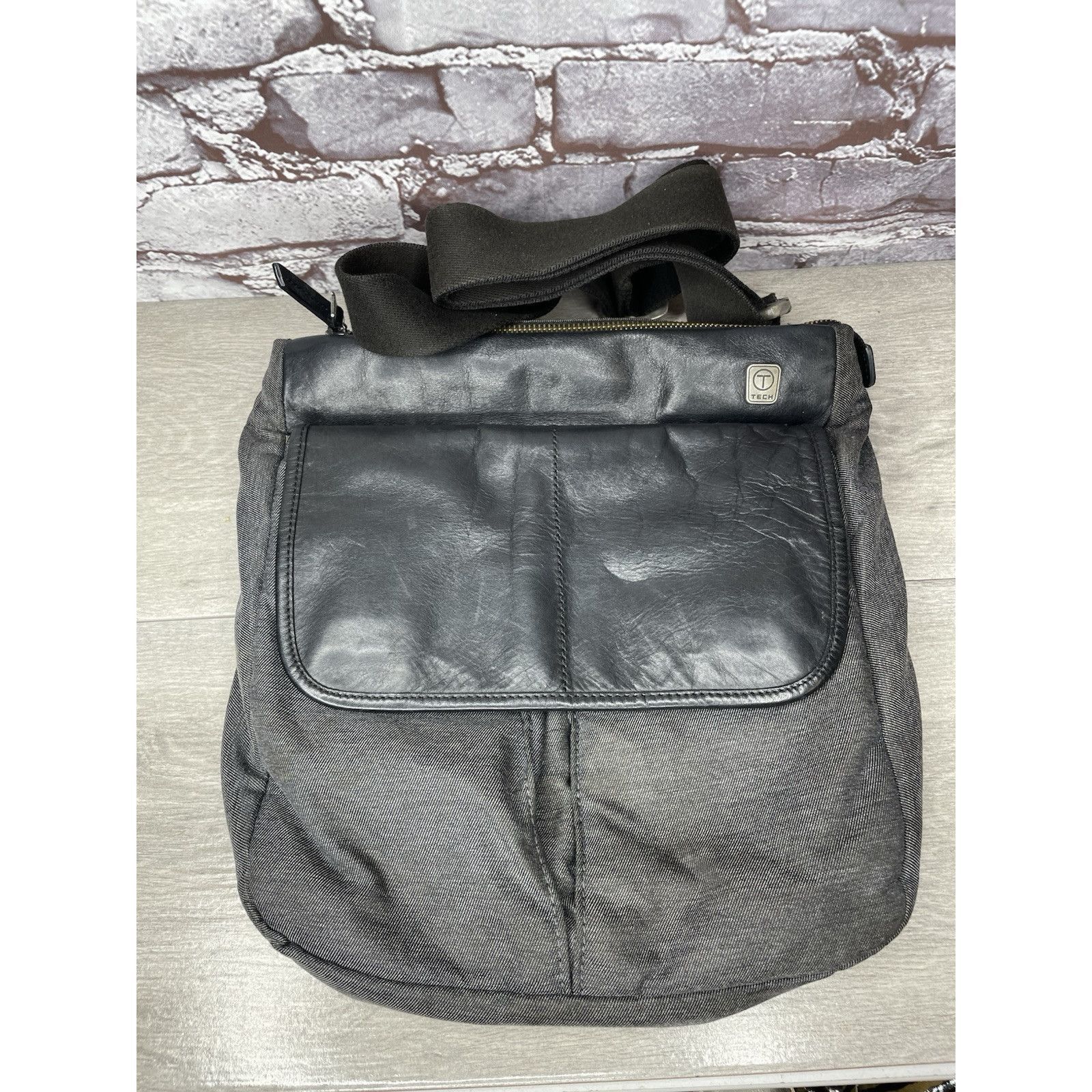Tumi TUMI T Tech Black Leather Accents Men Messenger Bag Crossbod Size ONE SIZE - 9 Thumbnail