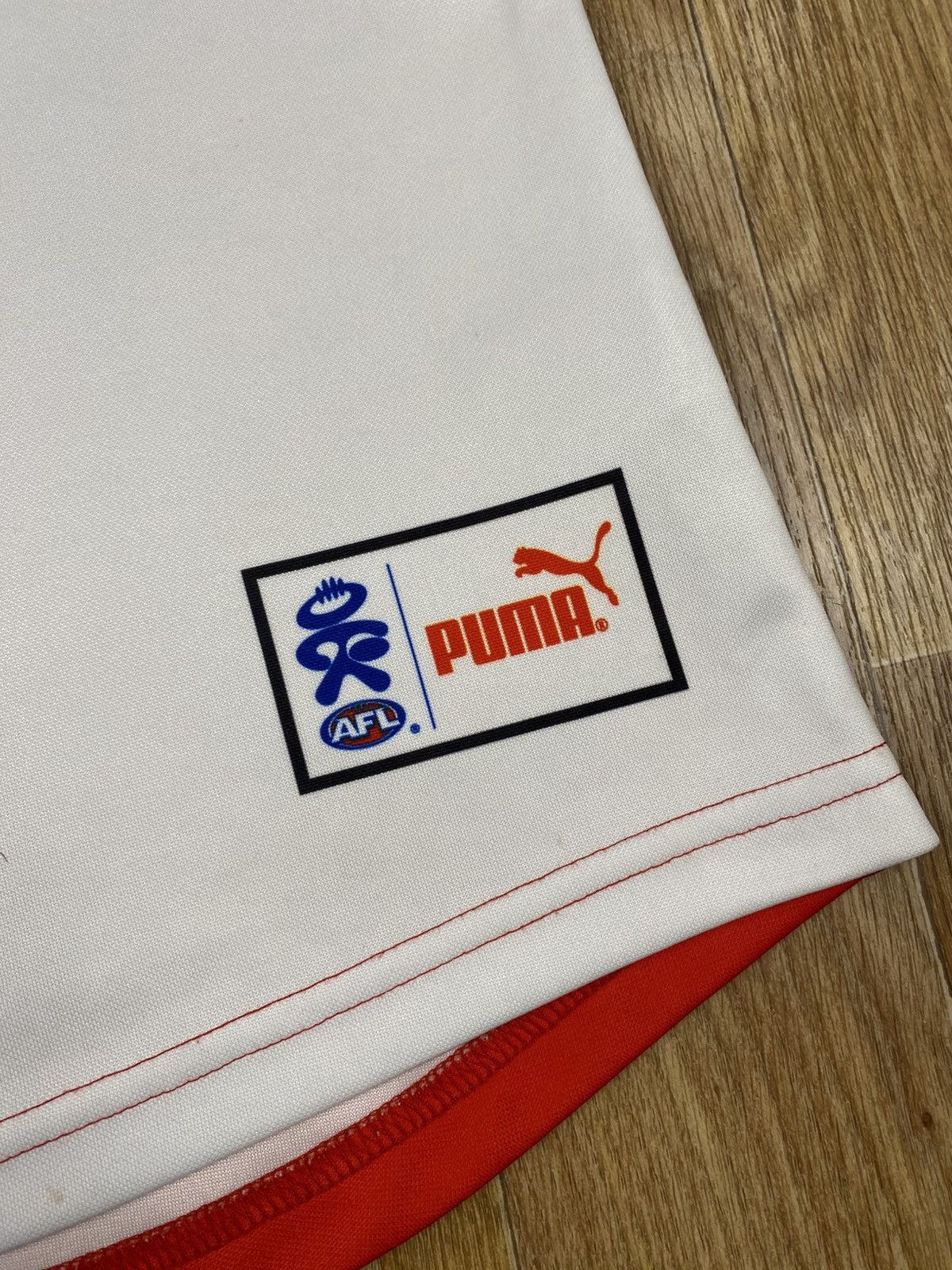 Puma × Vintage SYDNEY SWANS AFL TEAM JERSEY AUSTRALIA PUMA QBE Size US L / EU 52-54 / 3 - 7 Thumbnail