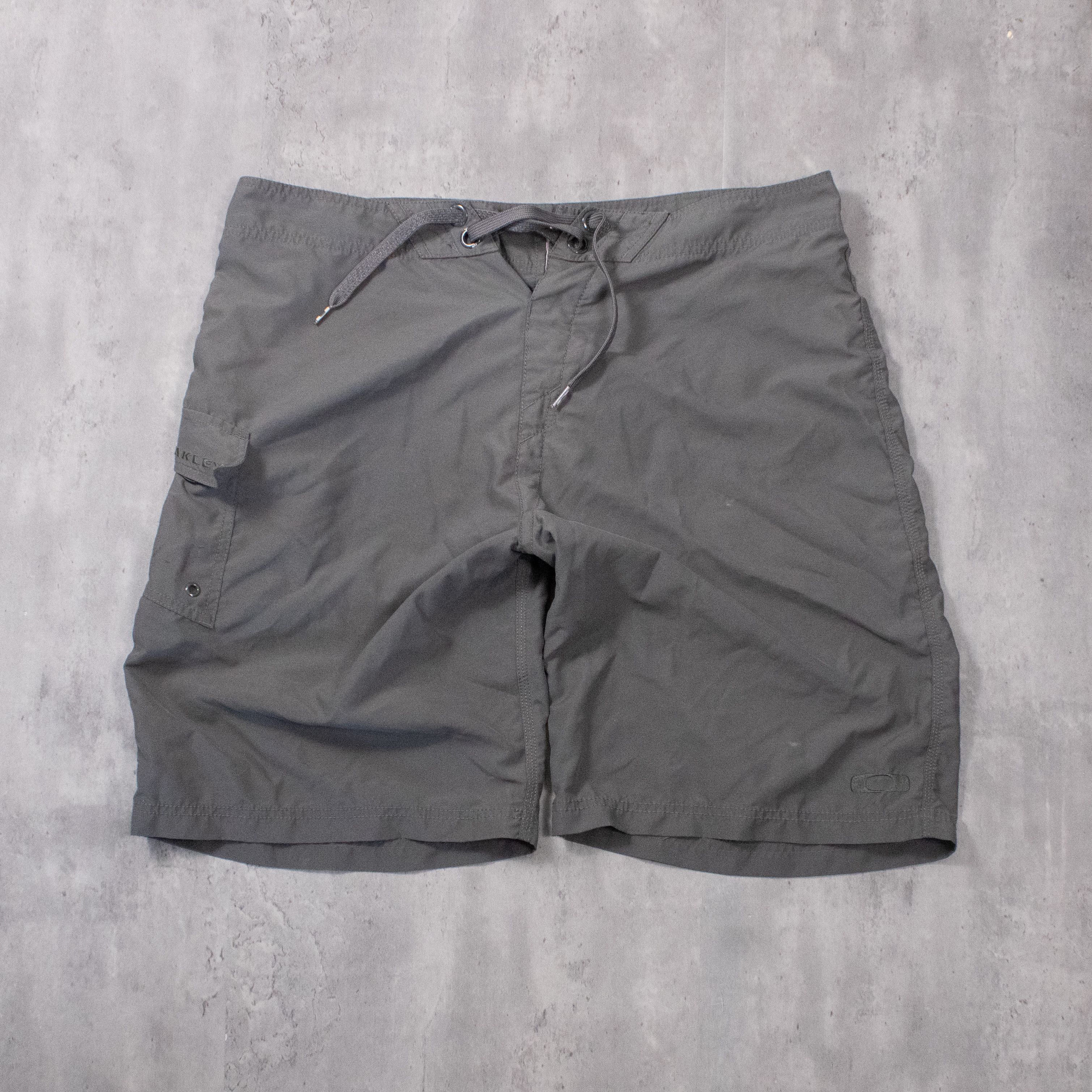 Oakley Y2K 2000's Oakley Baggy Relaxed Fit Cargo Grey Water Shorts Size US 40 / EU 56 - 3 Thumbnail