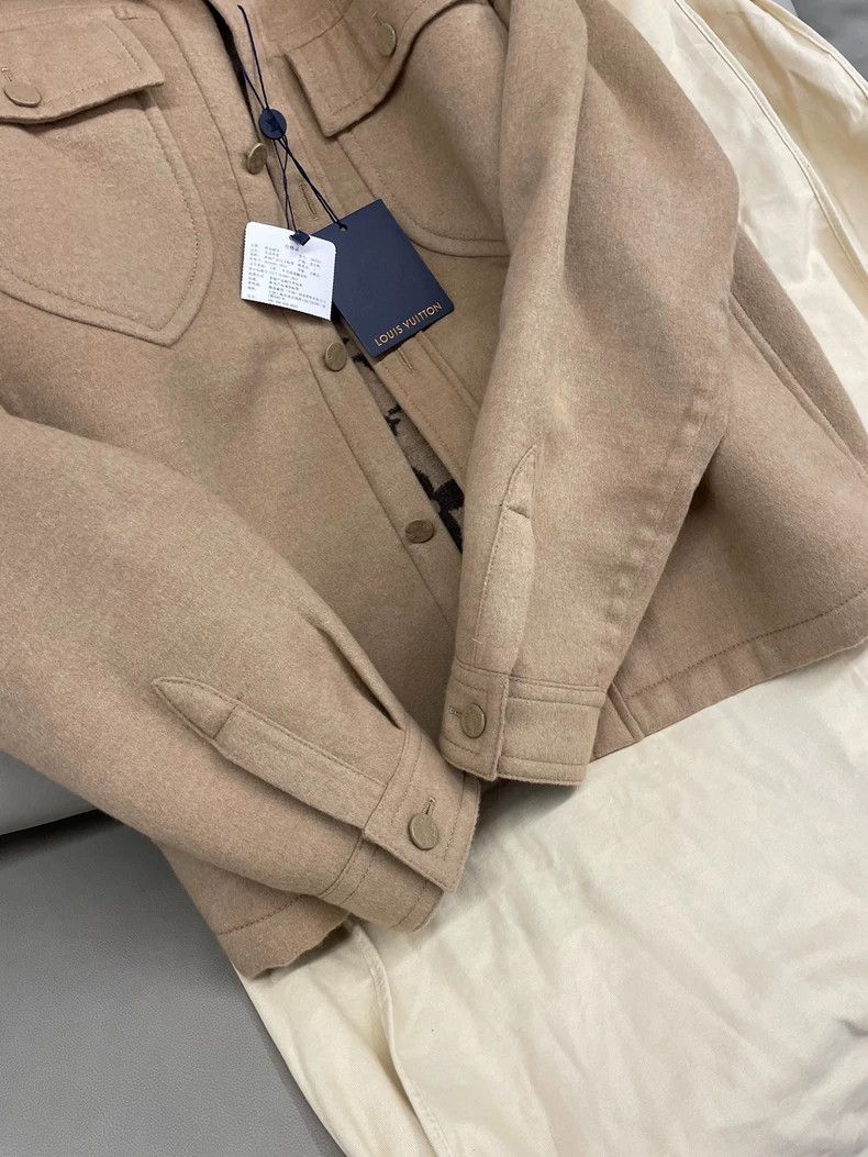 Louis Vuitton Louis Vuitton 24 New Soft Sand Jacket 2503-Nextarrow Size US S / EU 44-46 / 1 - 8 Thumbnail