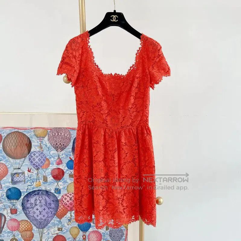 Valentino Valentino Red Lace Sleeveless Dress for Women . Size M / US 6-8 / IT 42-44 - 1 Thumbnail
