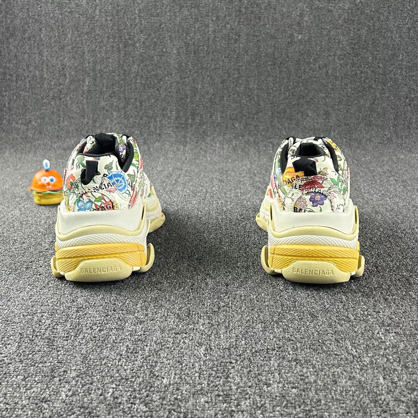 Gucci Gucci x Balenciaga Triple S Floral Collab Dad Shoe EUR 37 Size US 6.5 / IT 36.5 - 5 Thumbnail