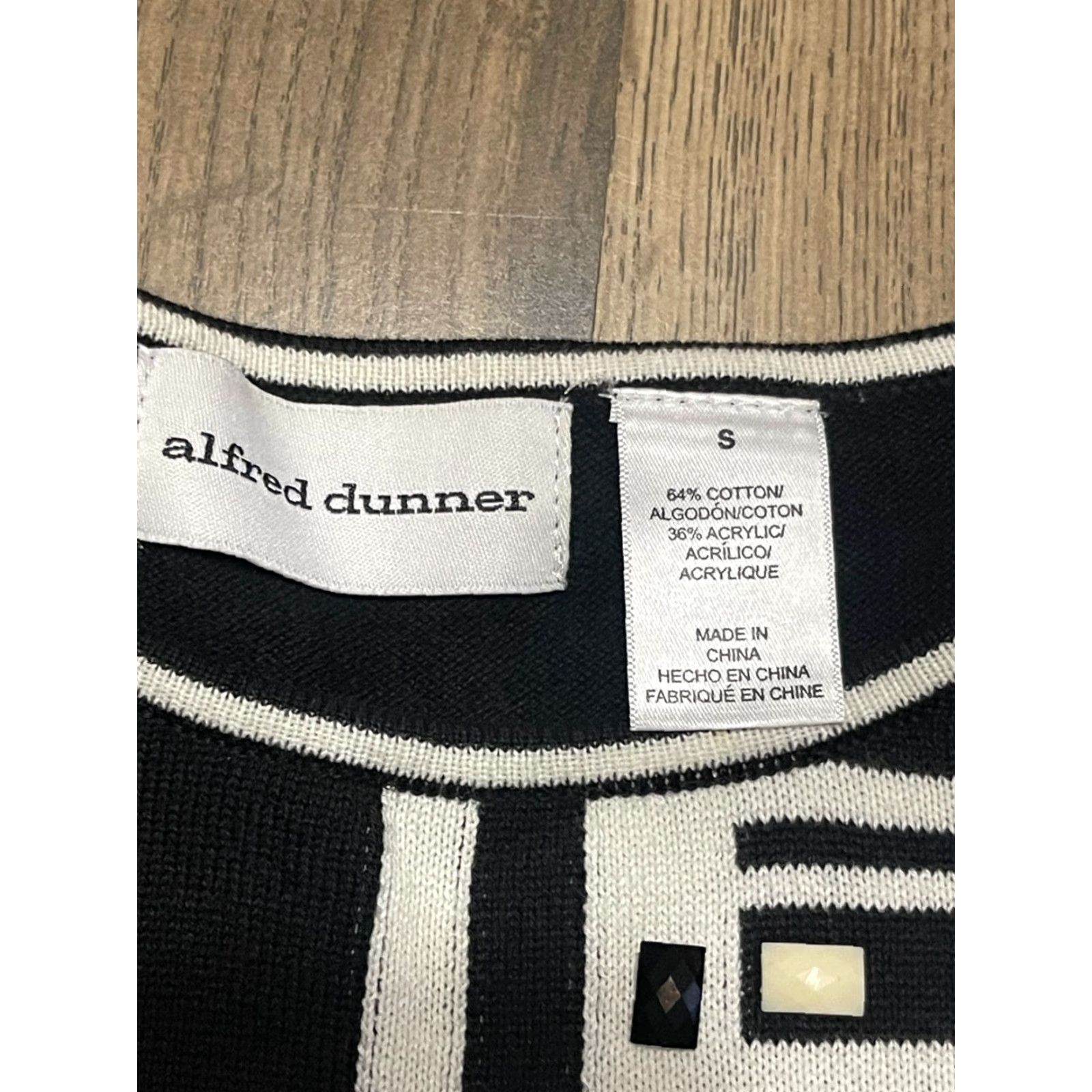 Vintage **Women's Alfred Dunner Size Small Long Sleeve Black Beaded T-Shirt** User: **Alfred Dunner Women's Size Small Long Sleeve Black Beaded T-Shirt** Size S / US 4 / IT 40 - 7 Thumbnail