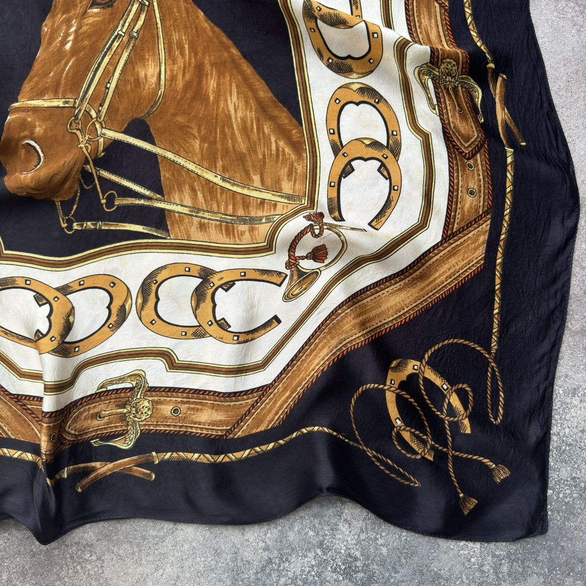 Vintage Italian Vintage Horse Head Silk Scarf Size ONE SIZE - 7 Thumbnail