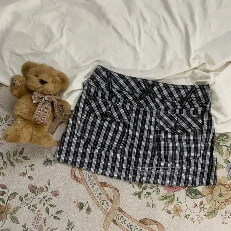 Burberry Burberry Black Cotton Check Mini Skirt. Size 28" / US 6 / IT 42 - 5 Thumbnail