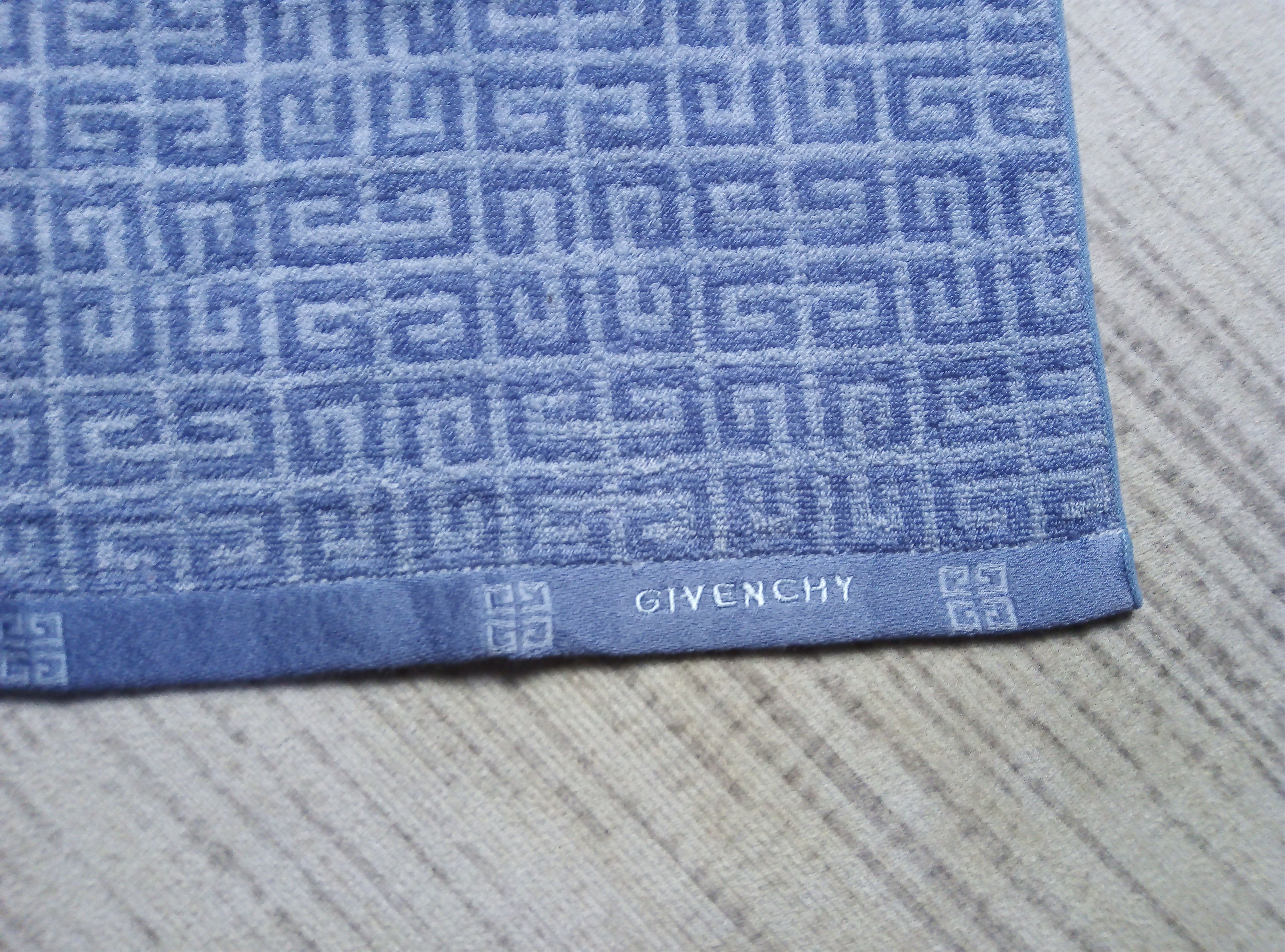 Givenchy Givenchy Monogram hand towel handkerchief gym beach Size ONE SIZE - 3 Thumbnail