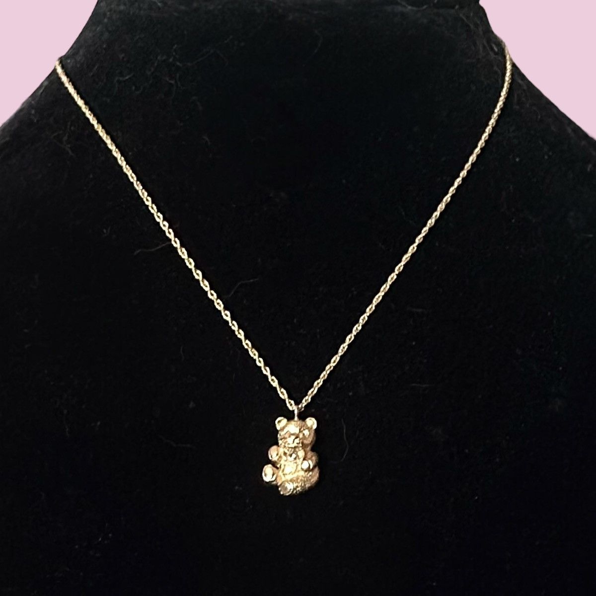 Vintage Vintage Avon gold tone teddy bear pendant necklace Size ONE SIZE - 1 Thumbnail